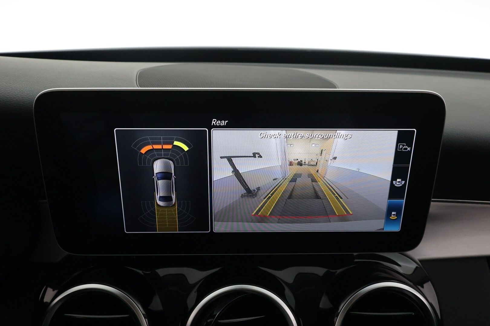 Mercedes-Benz C 2021 180 A Star Edition * Distronic Pro / Multibeam / P.kamera / Lohko+Sisä / Sporttinahat / Navi * - 1.Om Suomi-auto / Kahdet renkaat aluvanteilla