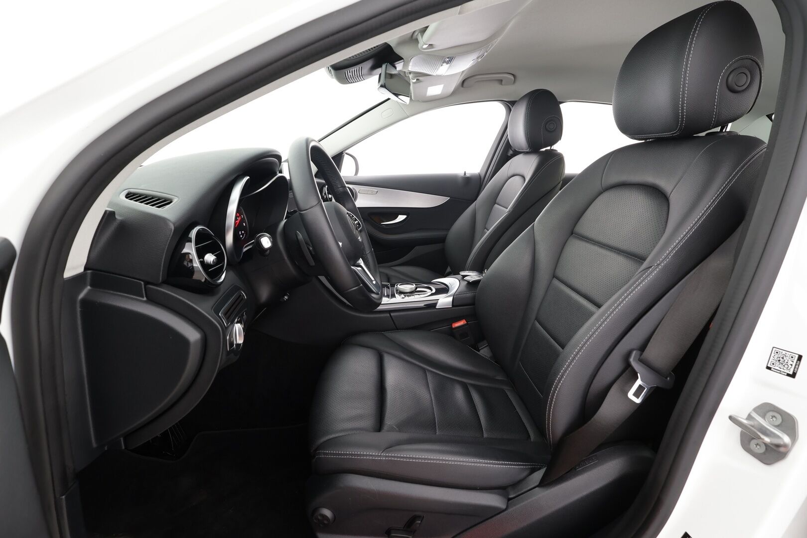 Mercedes-Benz C 2021 180 A Star Edition * Distronic Pro / Multibeam / P.kamera / Lohko+Sisä / Sporttinahat / Navi * - 1.Om Suomi-auto / Kahdet renkaat aluvanteilla