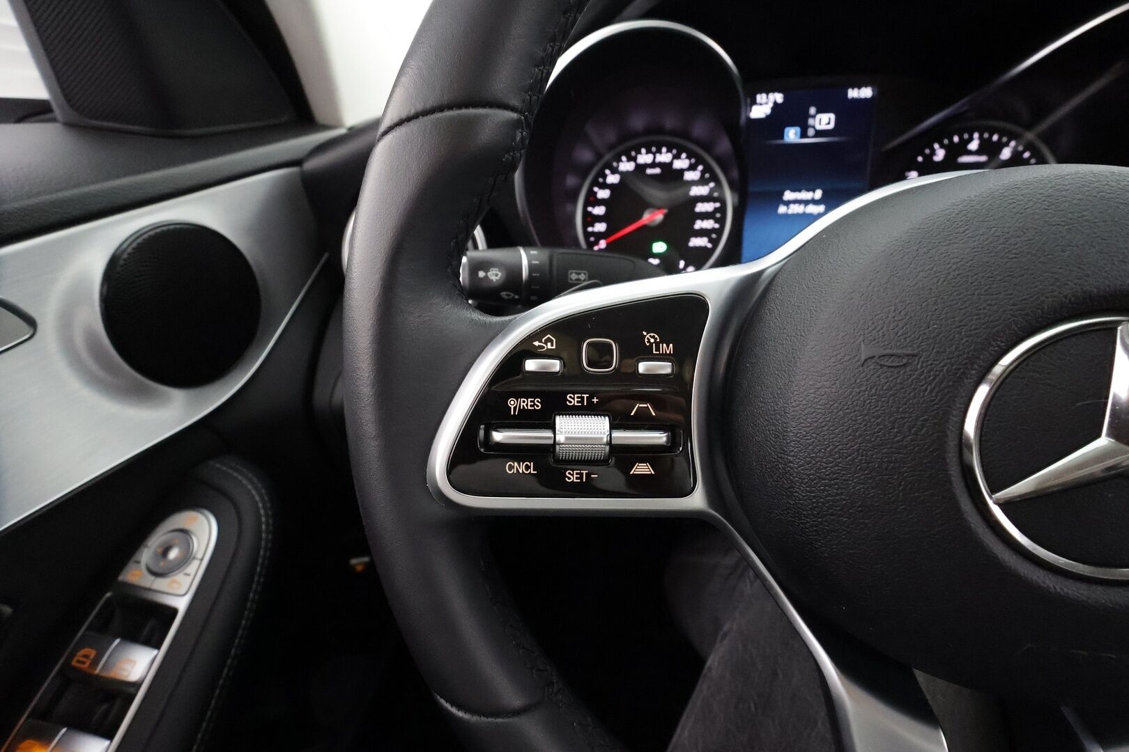 Mercedes-Benz C 2021 180 A Star Edition * Distronic Pro / Multibeam / P.kamera / Lohko+Sisä / Sporttinahat / Navi * - 1.Om Suomi-auto / Kahdet renkaat aluvanteilla