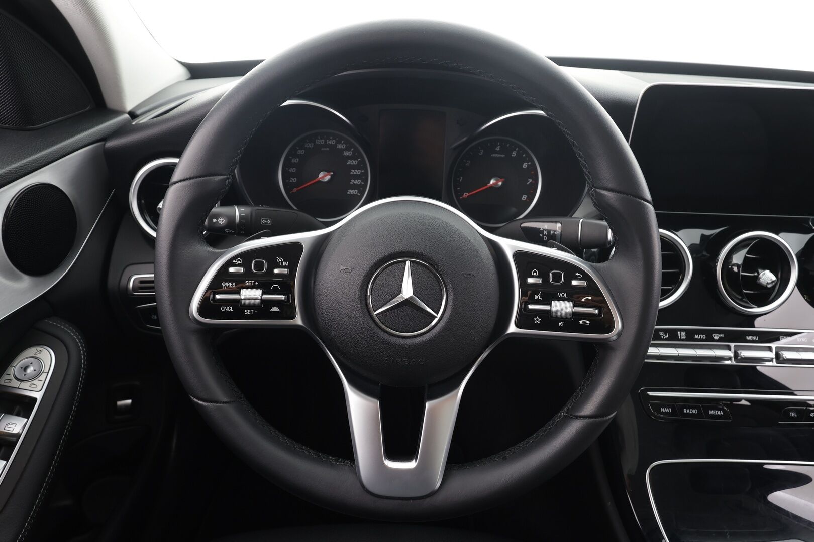 Mercedes-Benz C 2021 180 A Star Edition * Distronic Pro / Multibeam / P.kamera / Lohko+Sisä / Sporttinahat / Navi * - 1.Om Suomi-auto / Kahdet renkaat aluvanteilla