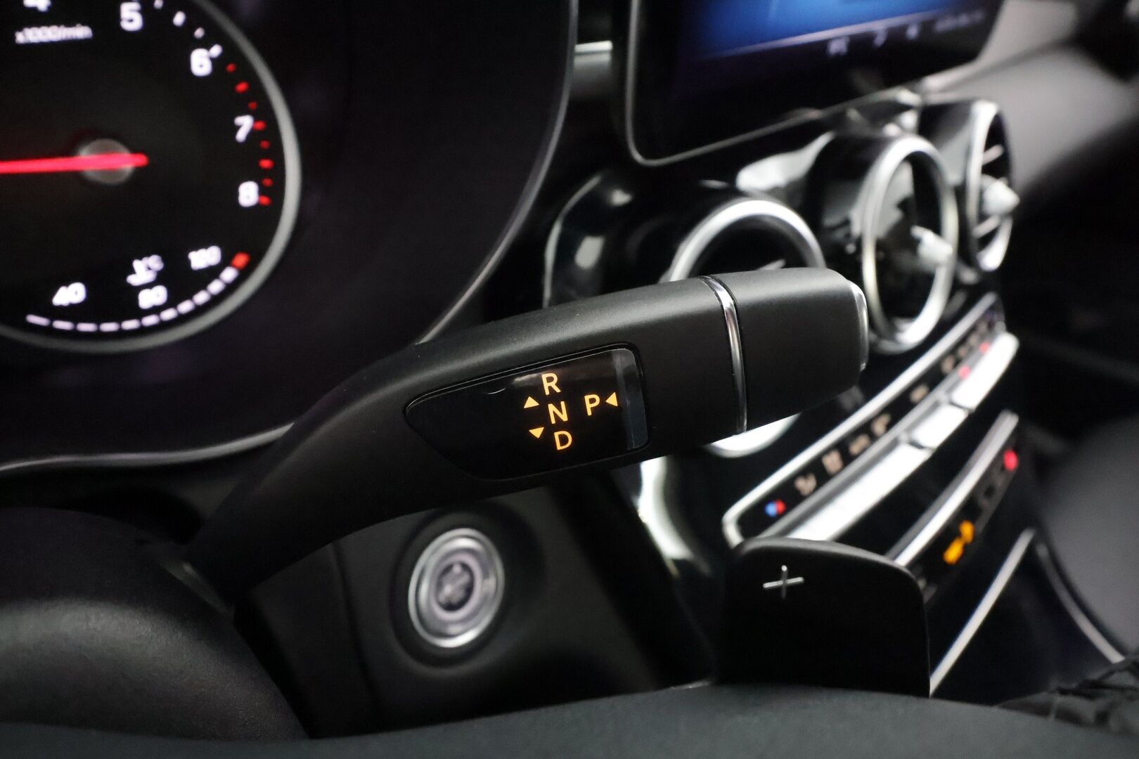 Mercedes-Benz C 2021 180 A Star Edition * Distronic Pro / Multibeam / P.kamera / Lohko+Sisä / Sporttinahat / Navi * - 1.Om Suomi-auto / Kahdet renkaat aluvanteilla