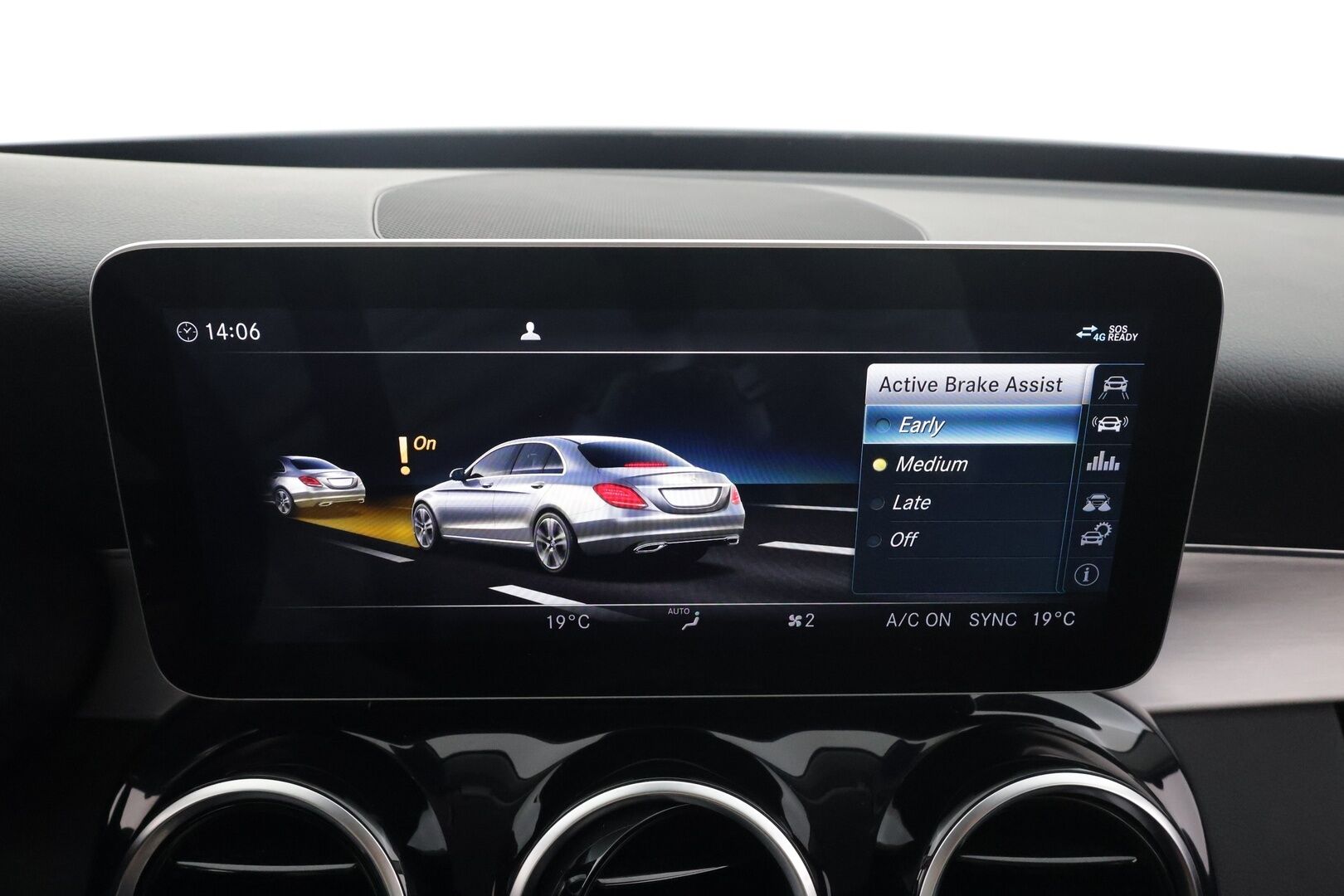 Mercedes-Benz C 2021 180 A Star Edition * Distronic Pro / Multibeam / P.kamera / Lohko+Sisä / Sporttinahat / Navi * - 1.Om Suomi-auto / Kahdet renkaat aluvanteilla