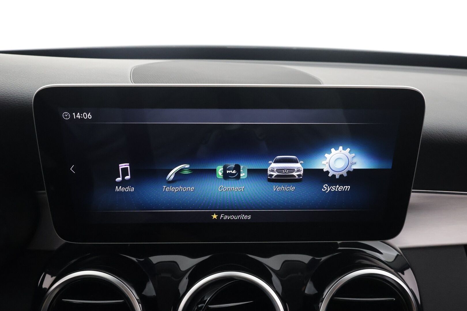 Mercedes-Benz C 2021 180 A Star Edition * Distronic Pro / Multibeam / P.kamera / Lohko+Sisä / Sporttinahat / Navi * - 1.Om Suomi-auto / Kahdet renkaat aluvanteilla