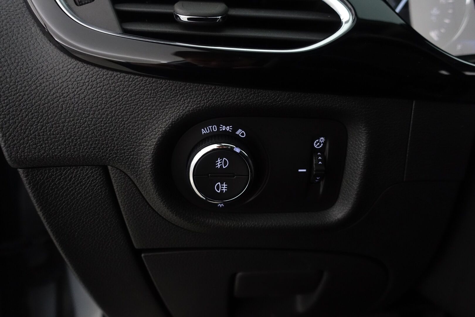 Opel Astra 2020 Sports Tourer Executive 145 Turbo A - | Juuri huollettu! | ACC | Matrix-LED | AGR-istuin | P.kamera & tutkat | Nahkasisusta | Apple & Android |