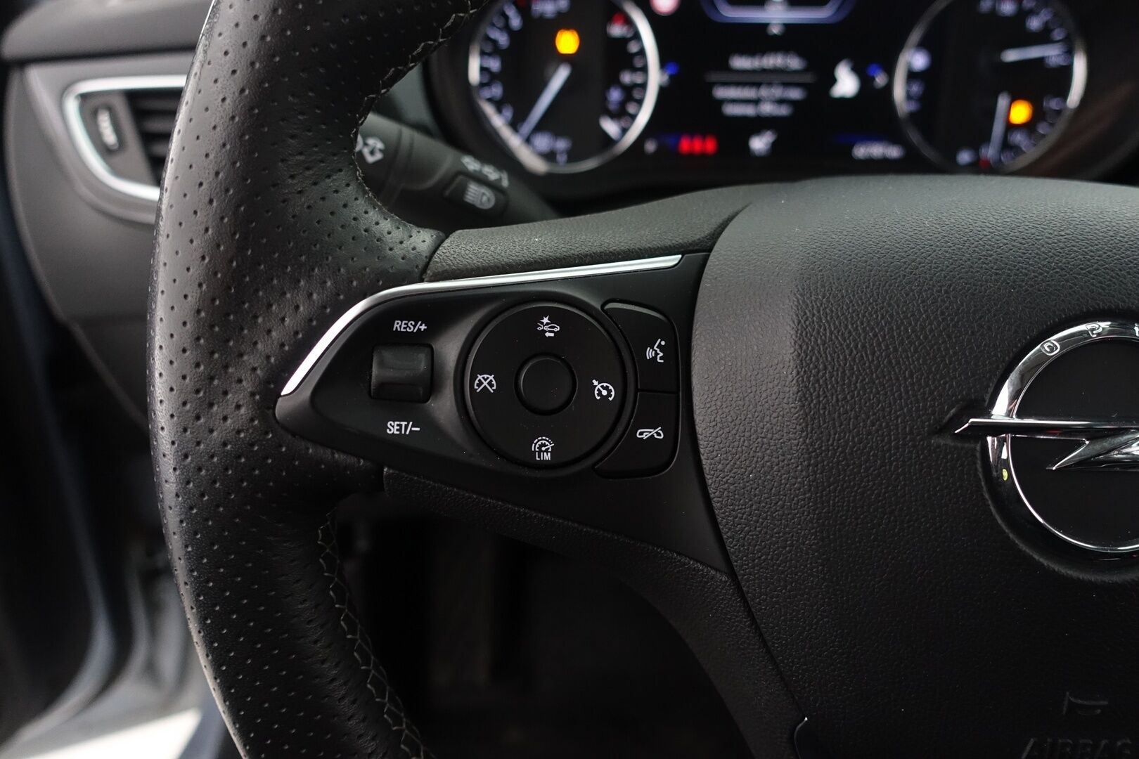 Opel Astra 2020 Sports Tourer Executive 145 Turbo A - | Juuri huollettu! | ACC | Matrix-LED | AGR-istuin | P.kamera & tutkat | Nahkasisusta | Apple & Android |