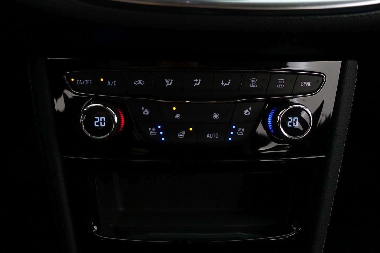 Opel Astra 2020 Sports Tourer Executive 145 Turbo A - | Juuri huollettu! | ACC | Matrix-LED | AGR-istuin | P.kamera & tutkat | Nahkasisusta | Apple & Android |