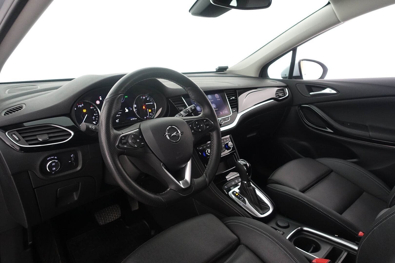 Opel Astra 2020 Sports Tourer Executive 145 Turbo A - | Juuri huollettu! | ACC | Matrix-LED | AGR-istuin | P.kamera & tutkat | Nahkasisusta | Apple & Android |