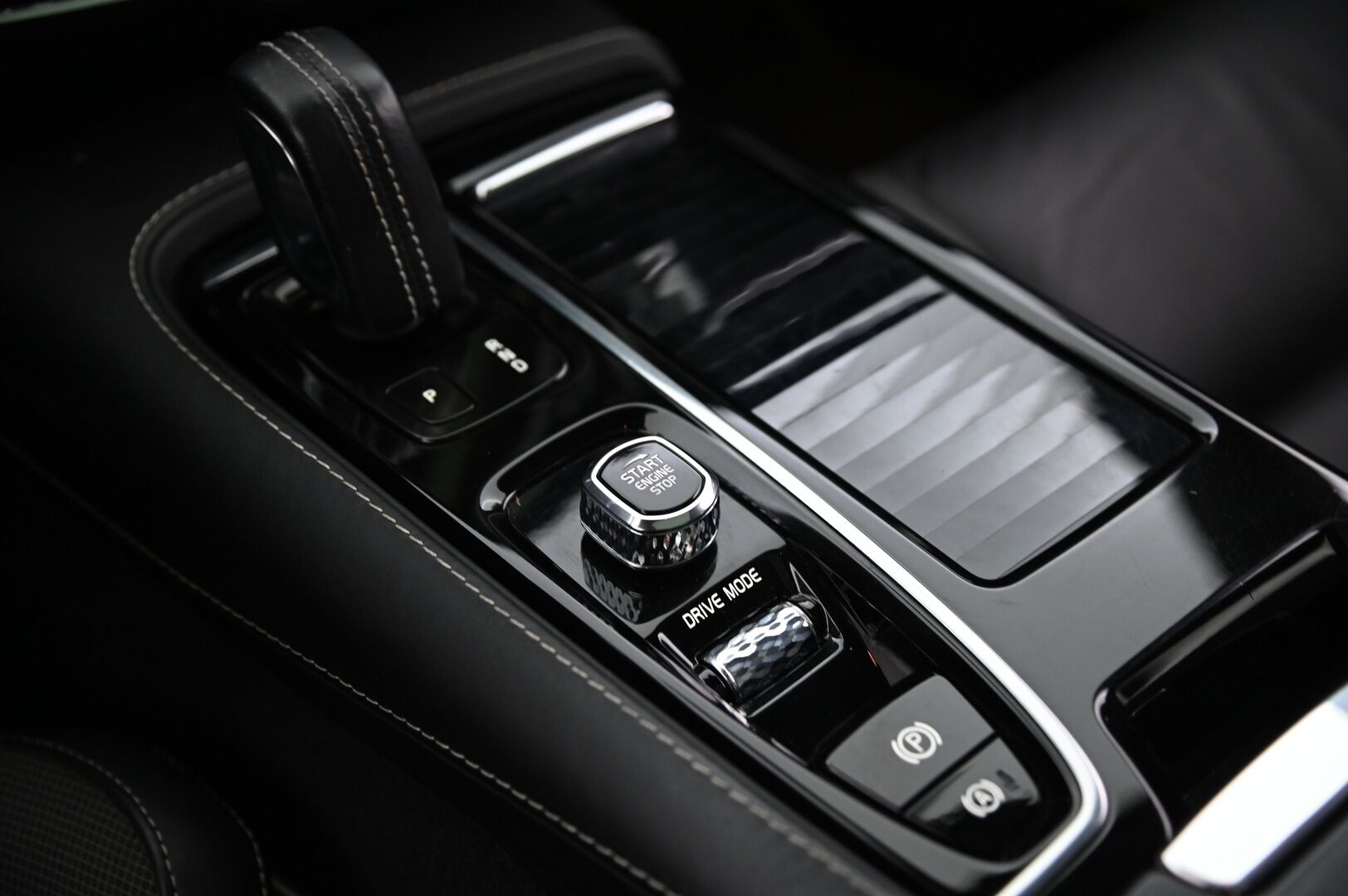 Volvo V60 2021 T8 TwE AWD Polestar Engineered aut *Webasto / H&K / ACC / Muistipenkki / Panorama* - Lämmitettävä Tuulilasi / S-Luukku / 2x Renkaat&alumiinivanteet