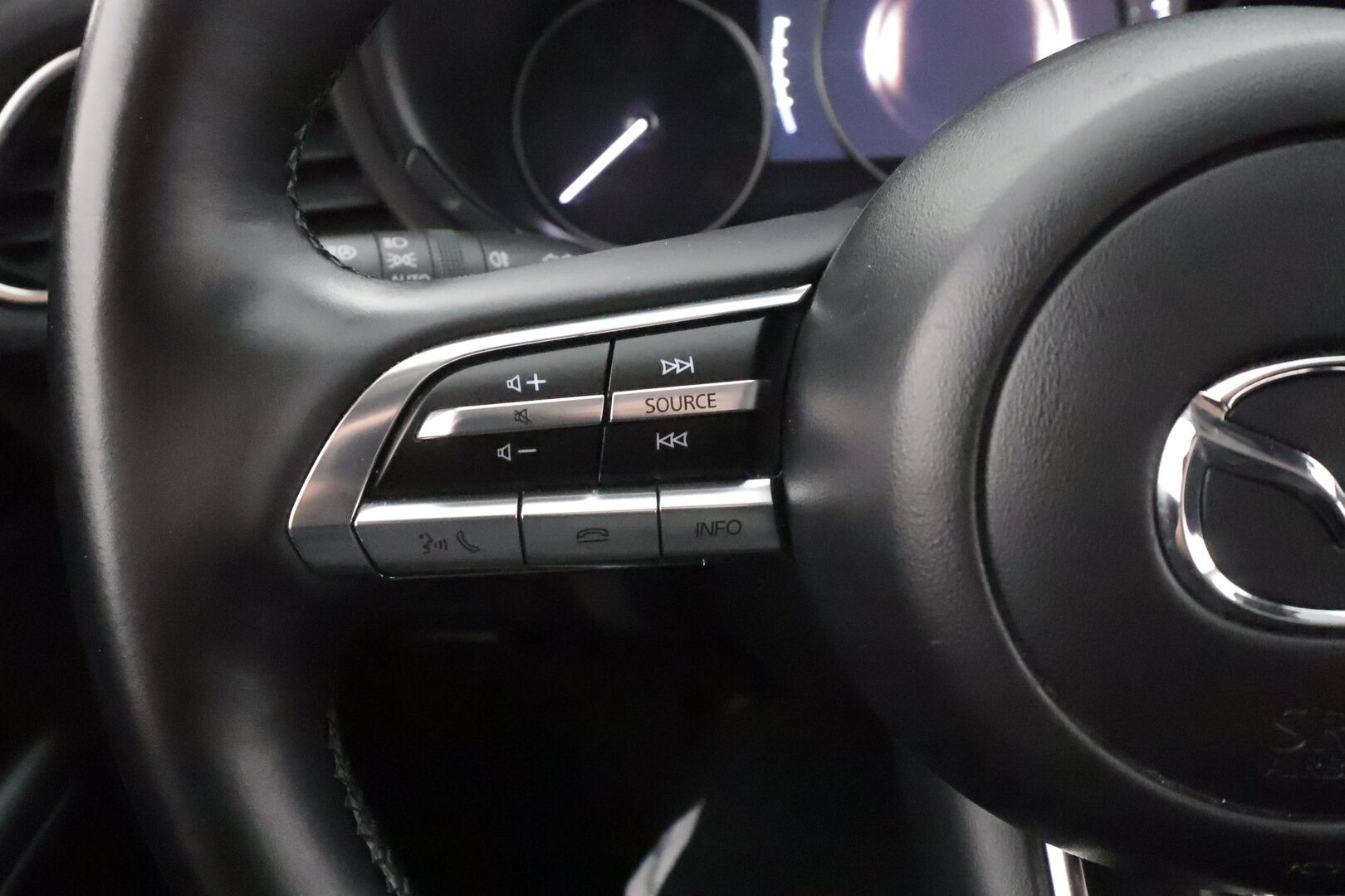 Mazda CX-30 2023 2,0 (150hv) M Hybrid e-Skyactiv-G Optimum Plus AT - | ACC | P.kamera | Navi | LED | Keyless | Apple & Android | BSM | Lohko + sisälämmitin | Lane Keeping Assist | 1-om suomiauto | 