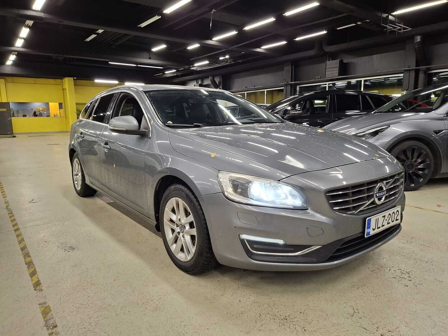 Volvo V60 2016 D3 Summum Business Aut - MYYDÄÄN HUUTOKAUPAT.COM - KORKO VAIN 3,99 %