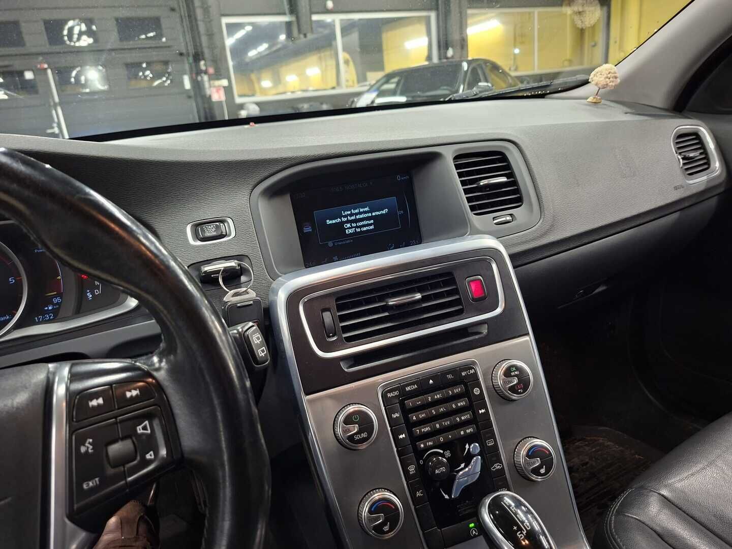 Volvo V60 2016 D3 Summum Business Aut - MYYDÄÄN HUUTOKAUPAT.COM - KORKO VAIN 3,99 %