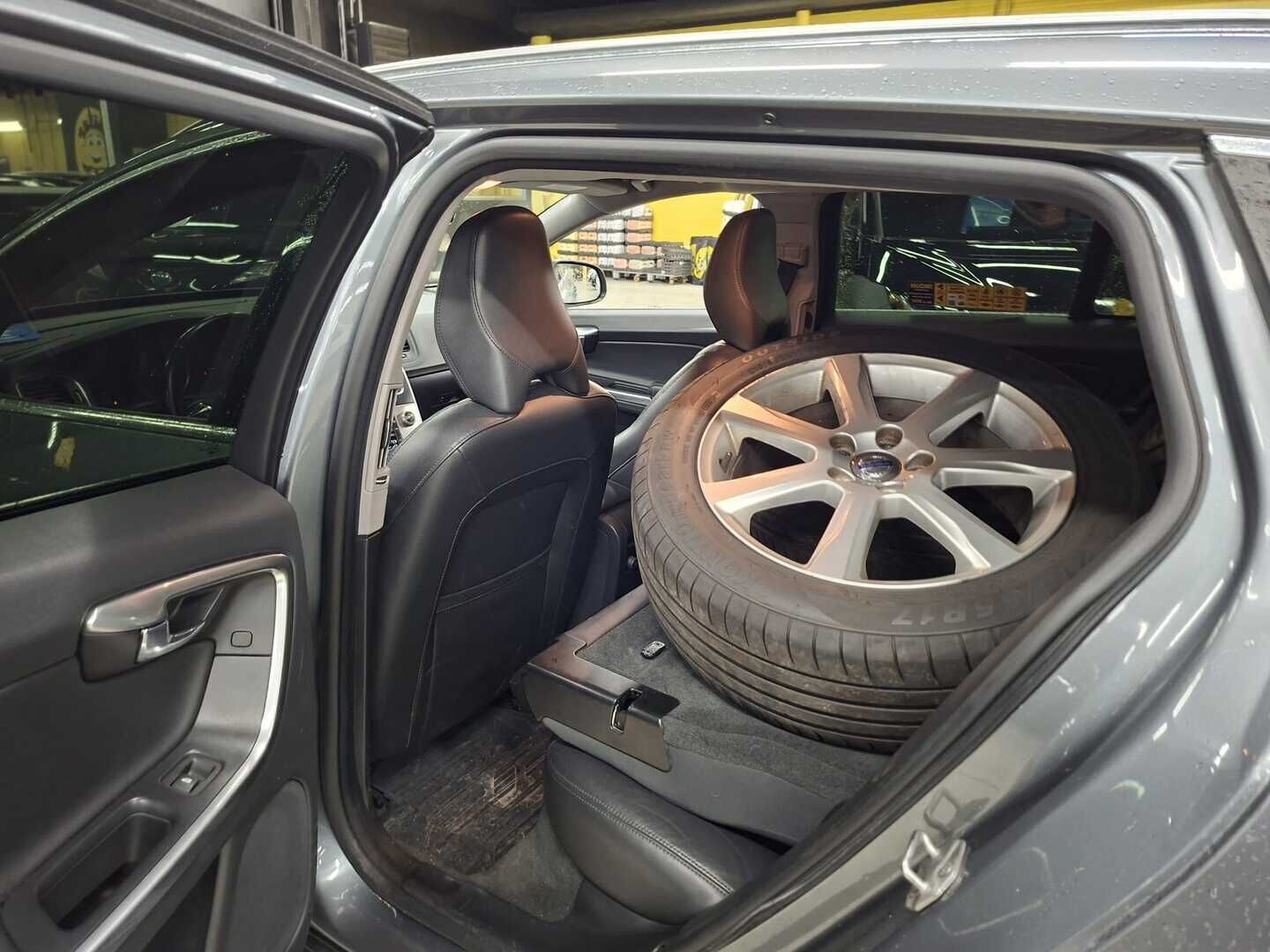 Volvo V60 2016 D3 Summum Business Aut - MYYDÄÄN HUUTOKAUPAT.COM - KORKO VAIN 3,99 %