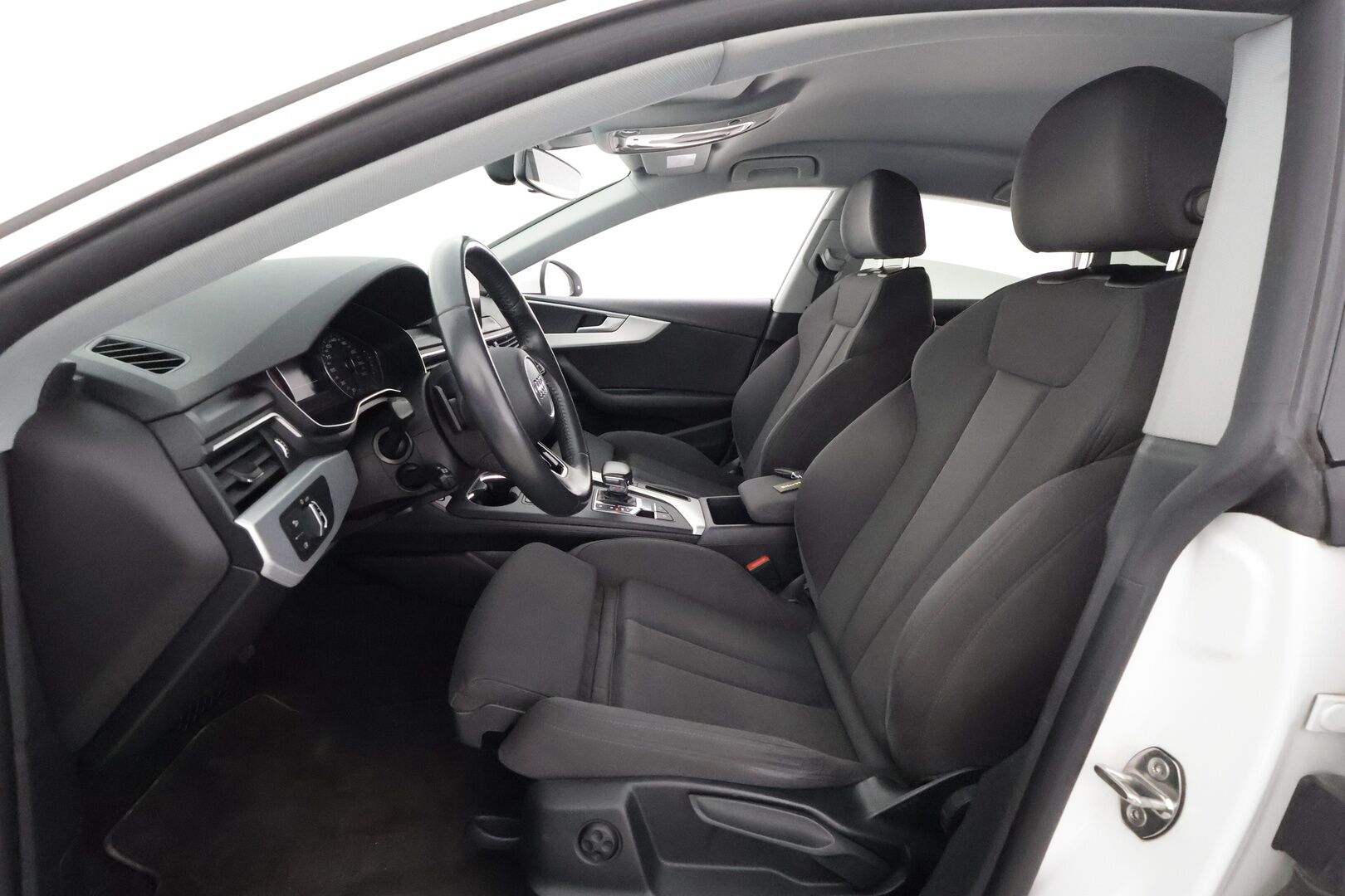 Audi A5 2018 Sportback Business Sport 2,0 TFSI 140 kW S tronic - Vakkari / Sporttipenkit / Apple&Android / LED / P.tutkat