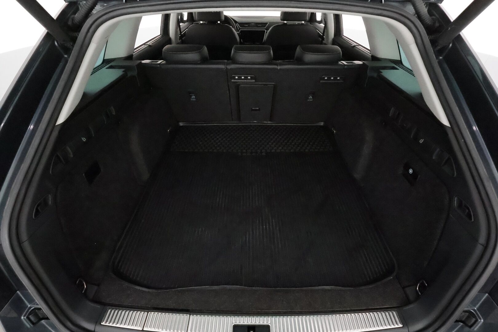 Skoda Superb 2021 Combi 1,4 TSI PHEV L&K iV DSG *Canton / Koukku / Panorama / ACC / Matrix-LED / 360° / Hierova&Ilmastoitu Muistipenkki* - Webasto / Suomi-auto / 2x Latauskaapelit / Kahdet Renkaat / Merkkihuollettu!