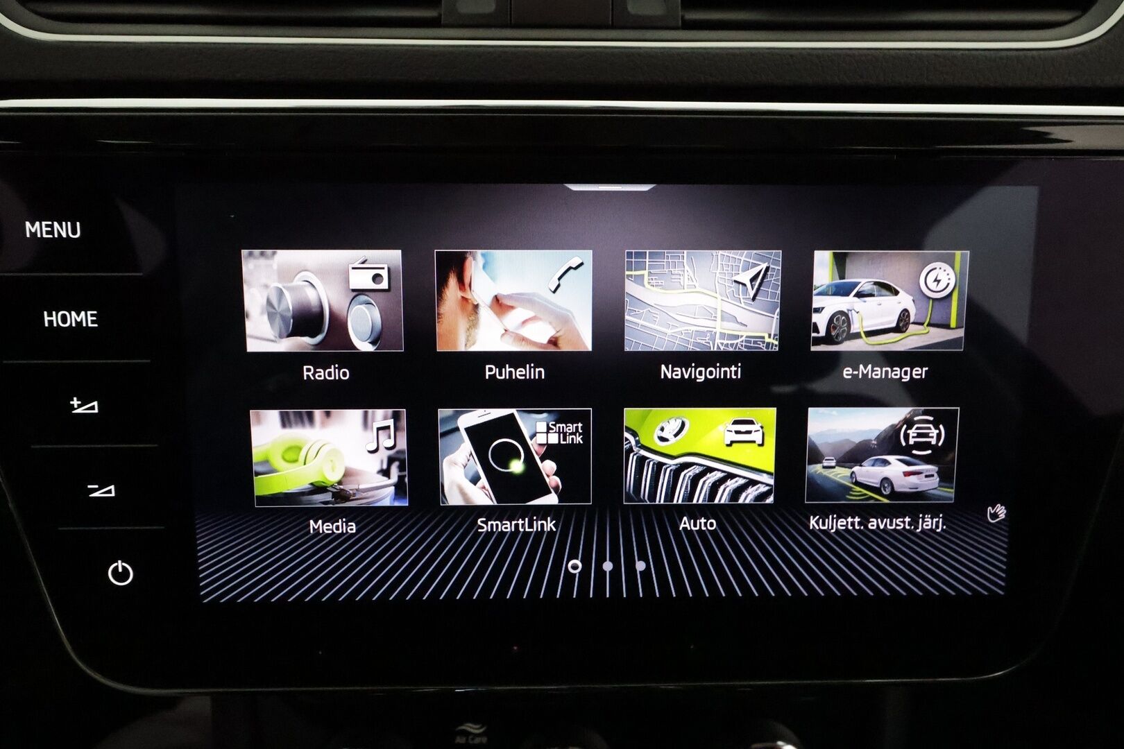 Skoda Superb 2021 Combi 1,4 TSI PHEV L&K iV DSG *Canton / Koukku / Panorama / ACC / Matrix-LED / 360° / Hierova&Ilmastoitu Muistipenkki* - Webasto / Suomi-auto / 2x Latauskaapelit / Kahdet Renkaat / Merkkihuollettu!