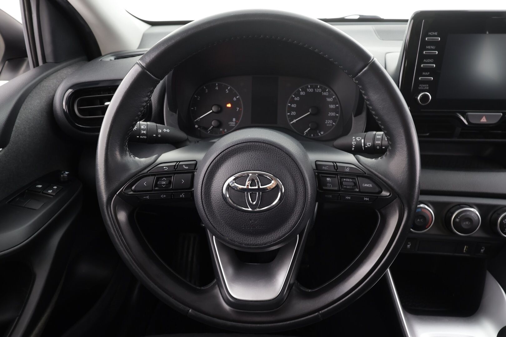 Toyota Yaris 2021 1,0 VVT-i Life * 1.Om Suomi-auto / ACC / Bluetooth / Kaistavahti / 2xRenkaat * - HULLUT JOULUT KORKOTARJOUS 2,49% 