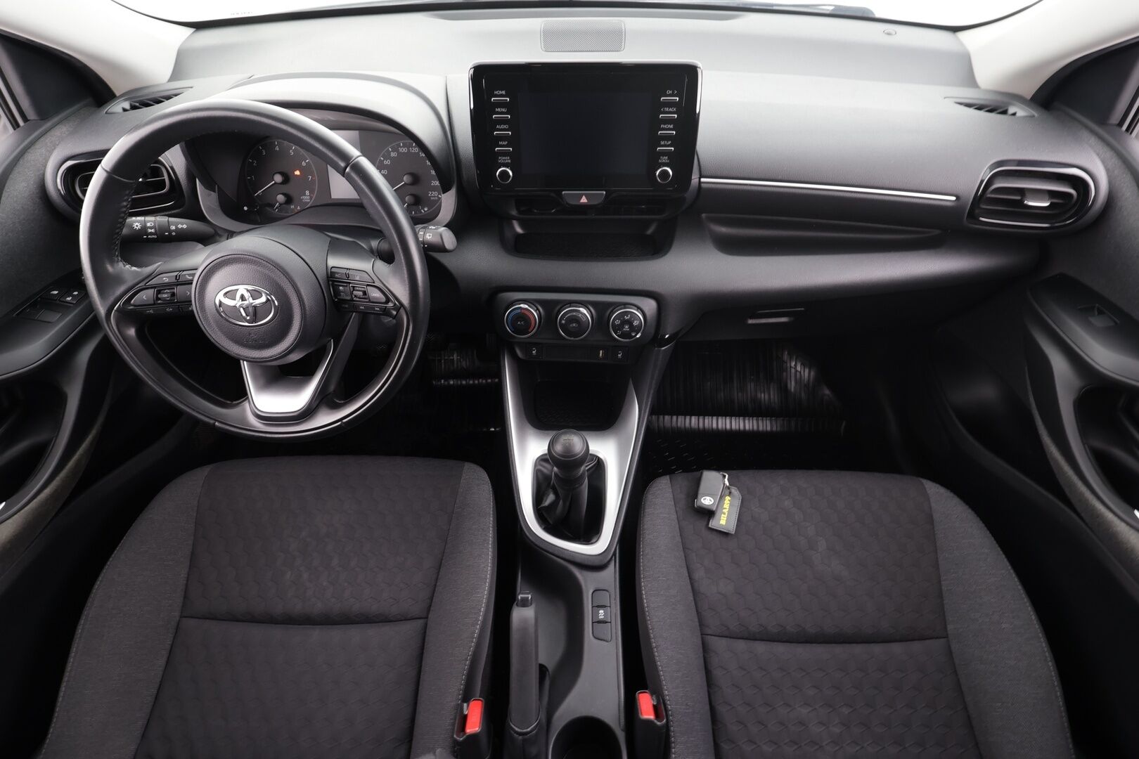 Toyota Yaris 2021 1,0 VVT-i Life * ALV / 1.Om Suomi-auto / Adapt vakkari / Bluetooth / Kaistavahti / 2xRenkaat * - Talveksi tuoreet Nokian nastat / Taloudellinen käyttöauto / ALV