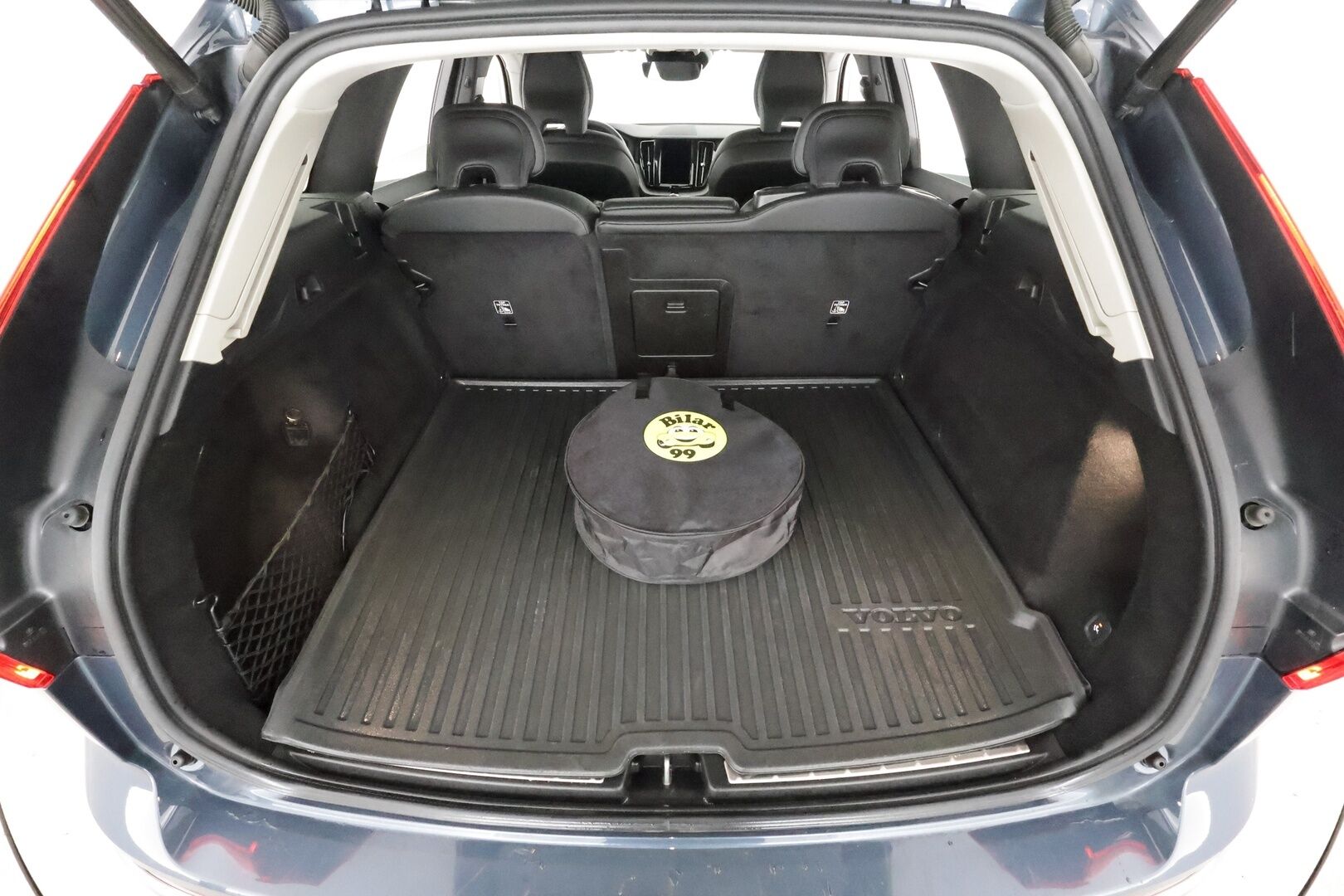 Volvo XC60 2021 T6 TwE AWD Business Inscription aut. * ACC / P.kamera / Panorama / LED / Navi / Koukku / Webasto / Muistipenkki * - BLIS / KeylessGo / Nahat / 1.Om Suomi-auto / Kahdet renkaat aluvanteilla / Merkkihuollettu - HULLU BLACKWEEK KORKOTARJOUS 2,49%