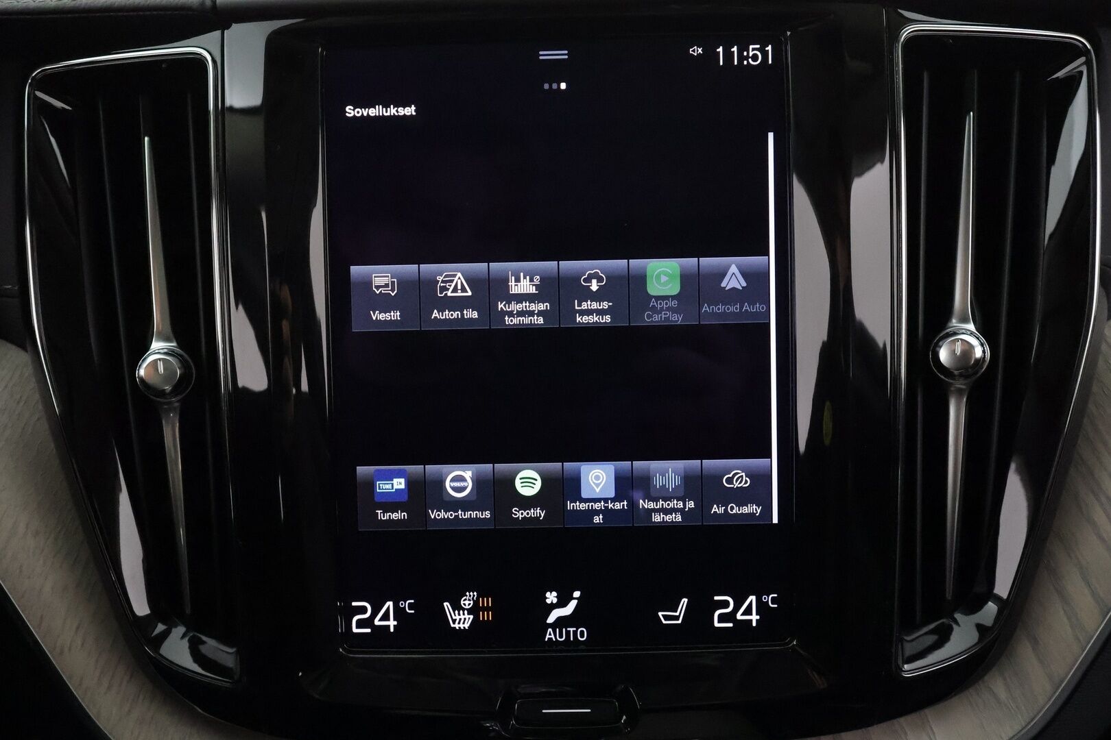 Volvo XC60 2021 T6 TwE AWD Business Inscription aut. * ACC / P.kamera / Panorama / LED / Navi / Koukku / Webasto / Muistipenkki * - BLIS / KeylessGo / Nahat / 1.Om Suomi-auto / Kahdet renkaat aluvanteilla / Merkkihuollettu - HULLU BLACKWEEK KORKOTARJOUS 2,49%