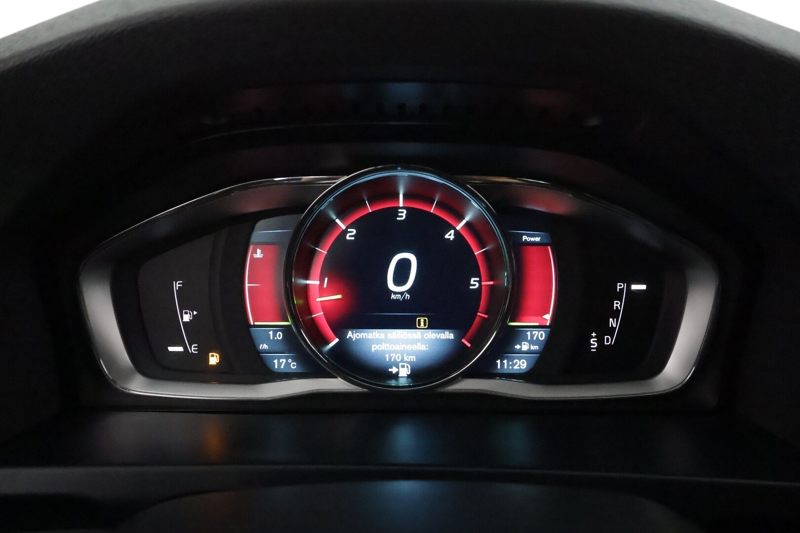 Volvo V60 2014 D4 AWD R-Design Edition aut **Vakkari / Webasto / Muistipenkki / P.tutka / Nahka-Alcantara / Sporttipenkit / Koukku** - Kahdet renkaat aluvanteilla