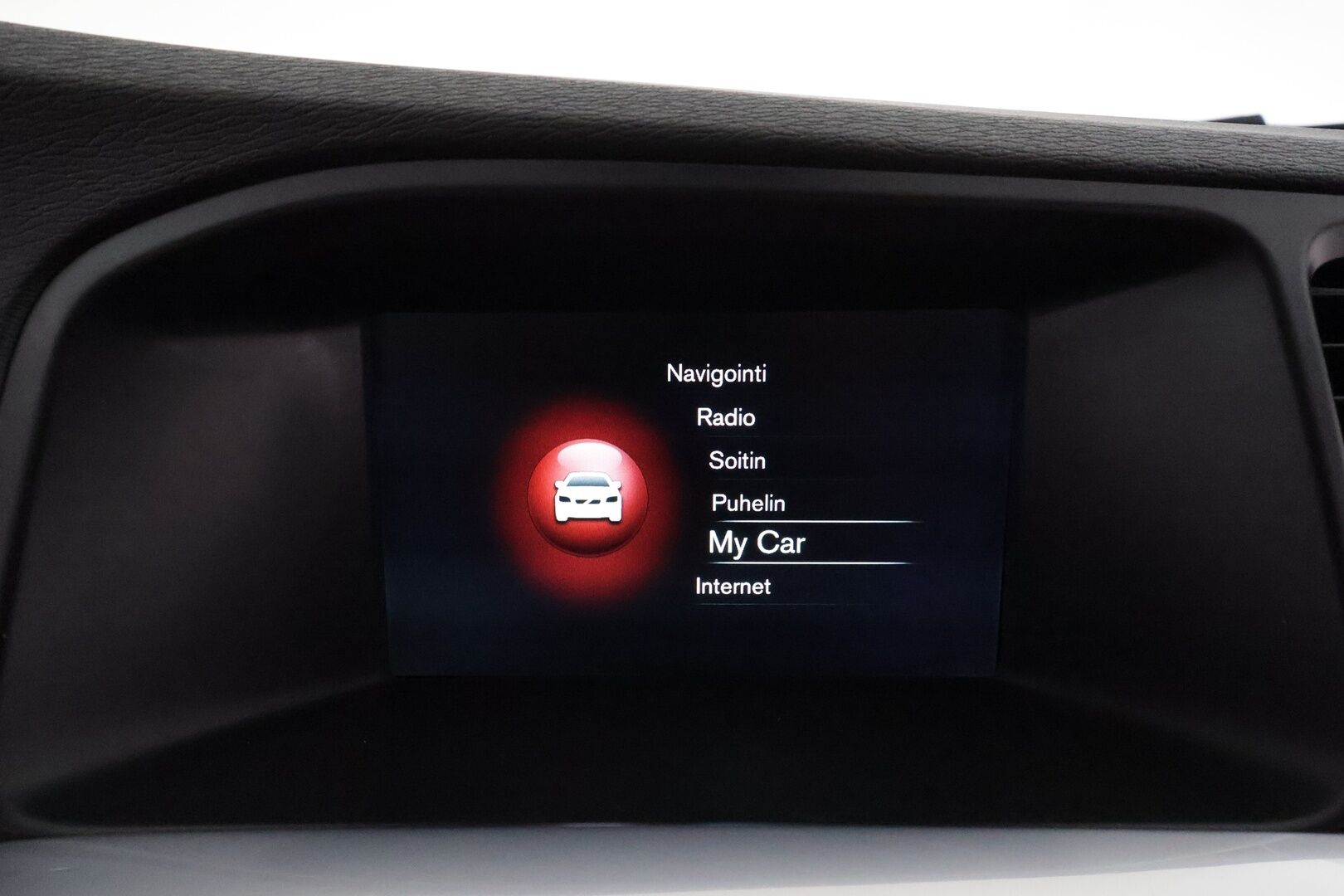 Volvo V60 2014 D4 AWD R-Design Edition aut **Vakkari / Webasto / Muistipenkki / P.tutka / Nahka-Alcantara / Sporttipenkit / Koukku** - Kahdet renkaat aluvanteilla