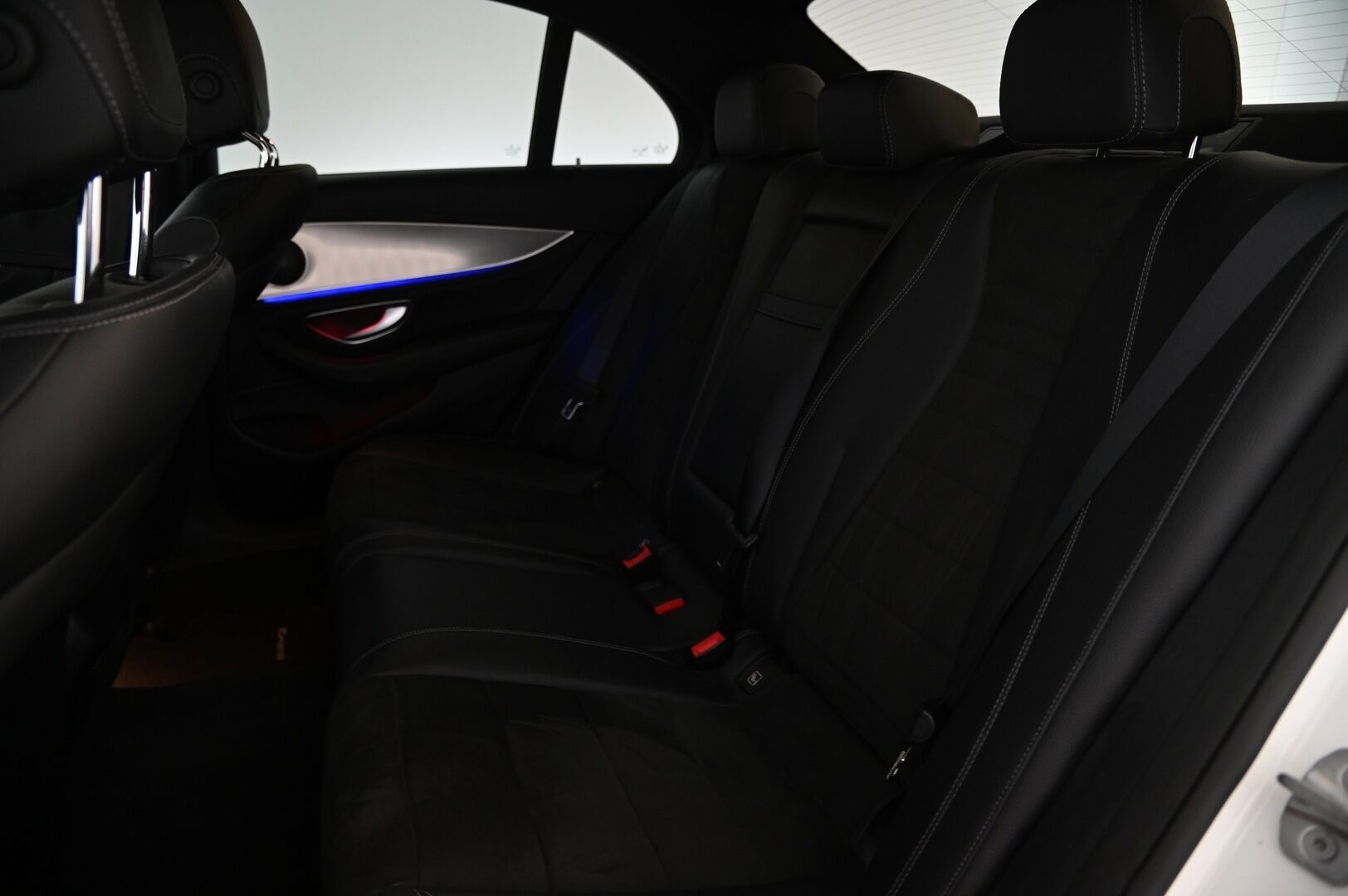 Mercedes-Benz E 2018 350 e A Premium Business AMG - Widescreen | P.kamera | Ambient | Navi | 2x renkaat&alumiinivanteet | Juuri Katsastettu!