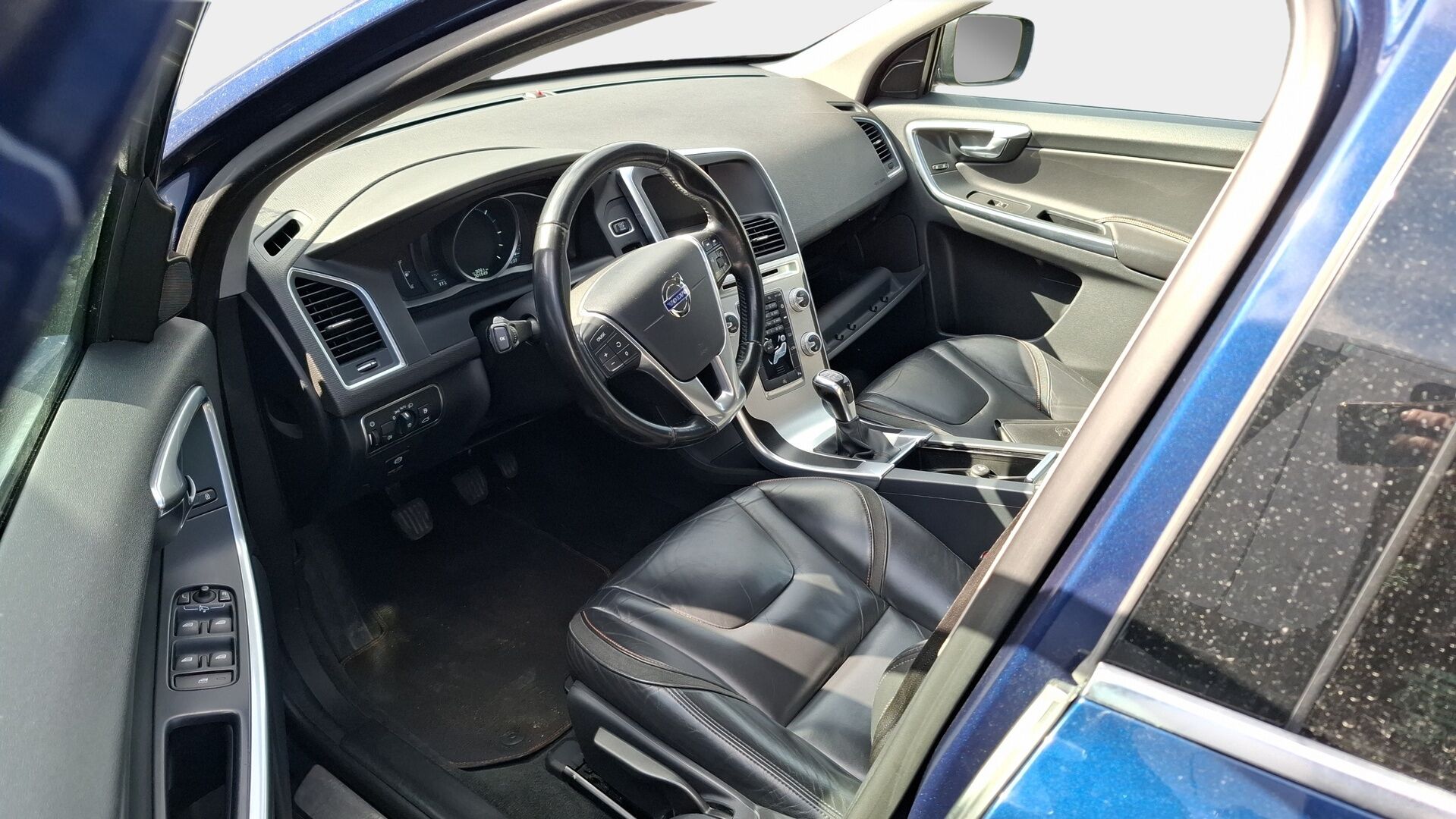 Volvo XC60 2015 D4 Ocean Race - * Ocean Race / Koukku / Xenon / Navi / Kahdet renkaat *