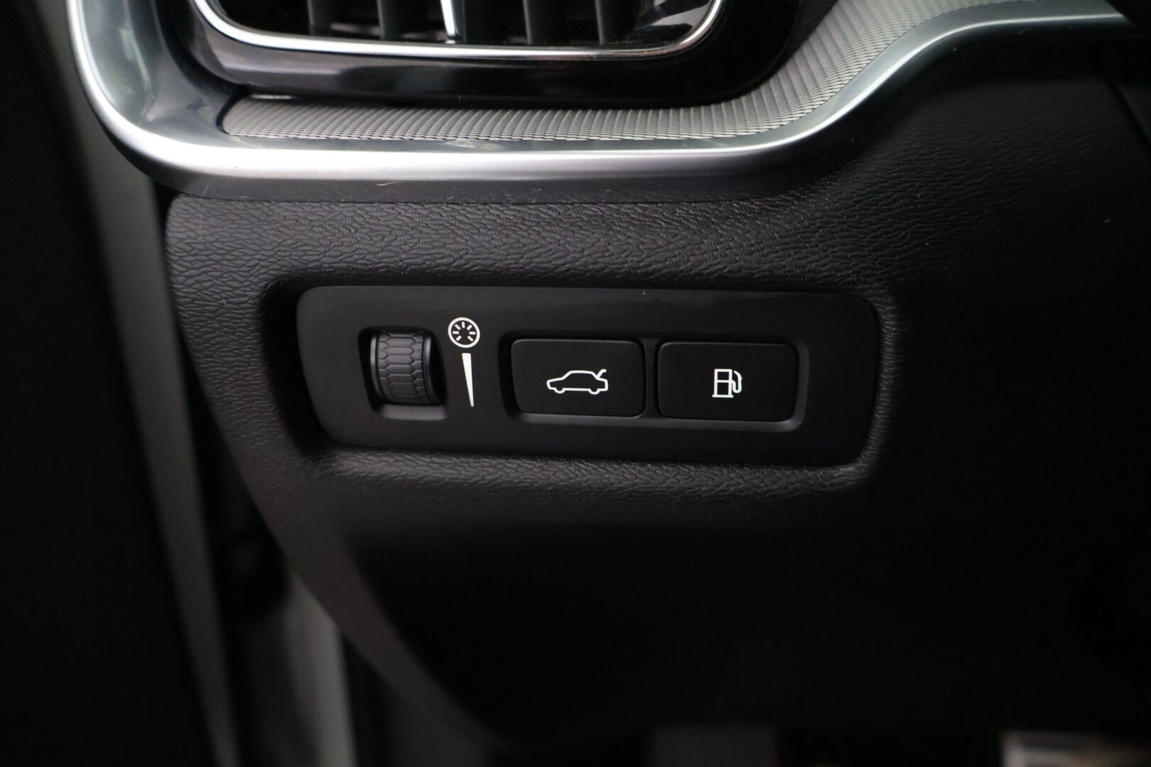 Volvo V60 2020 T6 Twin Engine AWD Geartronic, 341hp, 2020 - | R-Design | Webasto | Koukku | ACC | Nahat | Muistipenkki | Keyless | Digimittaristo | Lämmitettävä ratti | CarPlay | 19" |