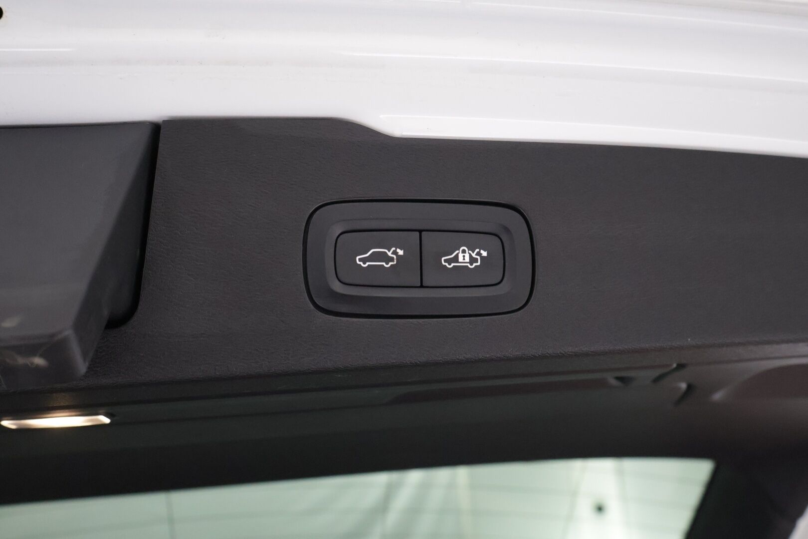 Volvo V60 2020 T6 Twin Engine AWD Geartronic, 341hp, 2020 - | R-Design | Webasto | Koukku | ACC | Nahat | Muistipenkki | Keyless | Digimittaristo | Lämmitettävä ratti | CarPlay | 19" |