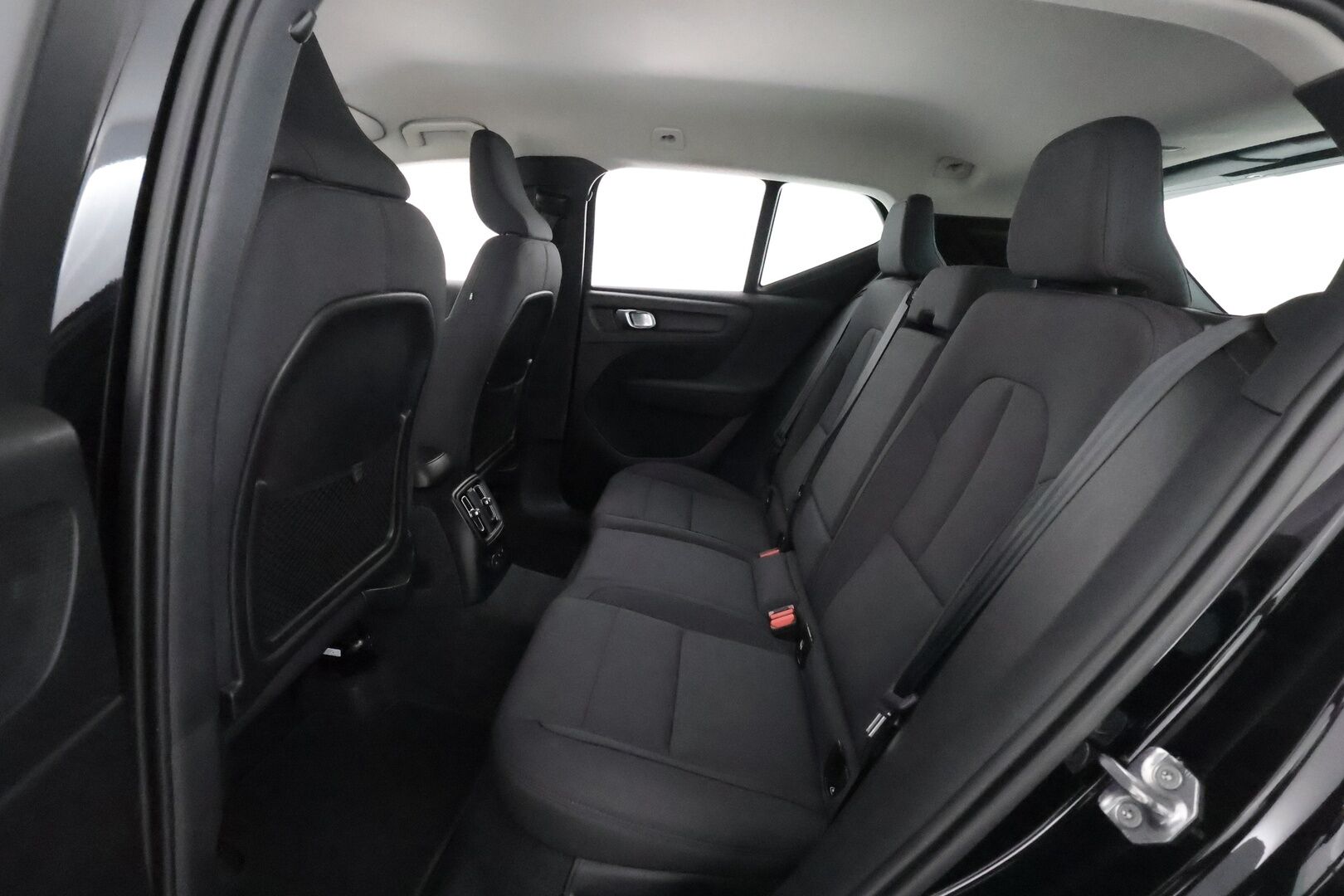 Volvo XC40 2021 T4 TwE Business Inscription Expression aut - 1OM Suomiauto / Adapt.Vakkari / Vetokoukku / Webasto / Peruutuskamera / Muistipenkki / Ratinlämmitys / Huippuvarusteet!