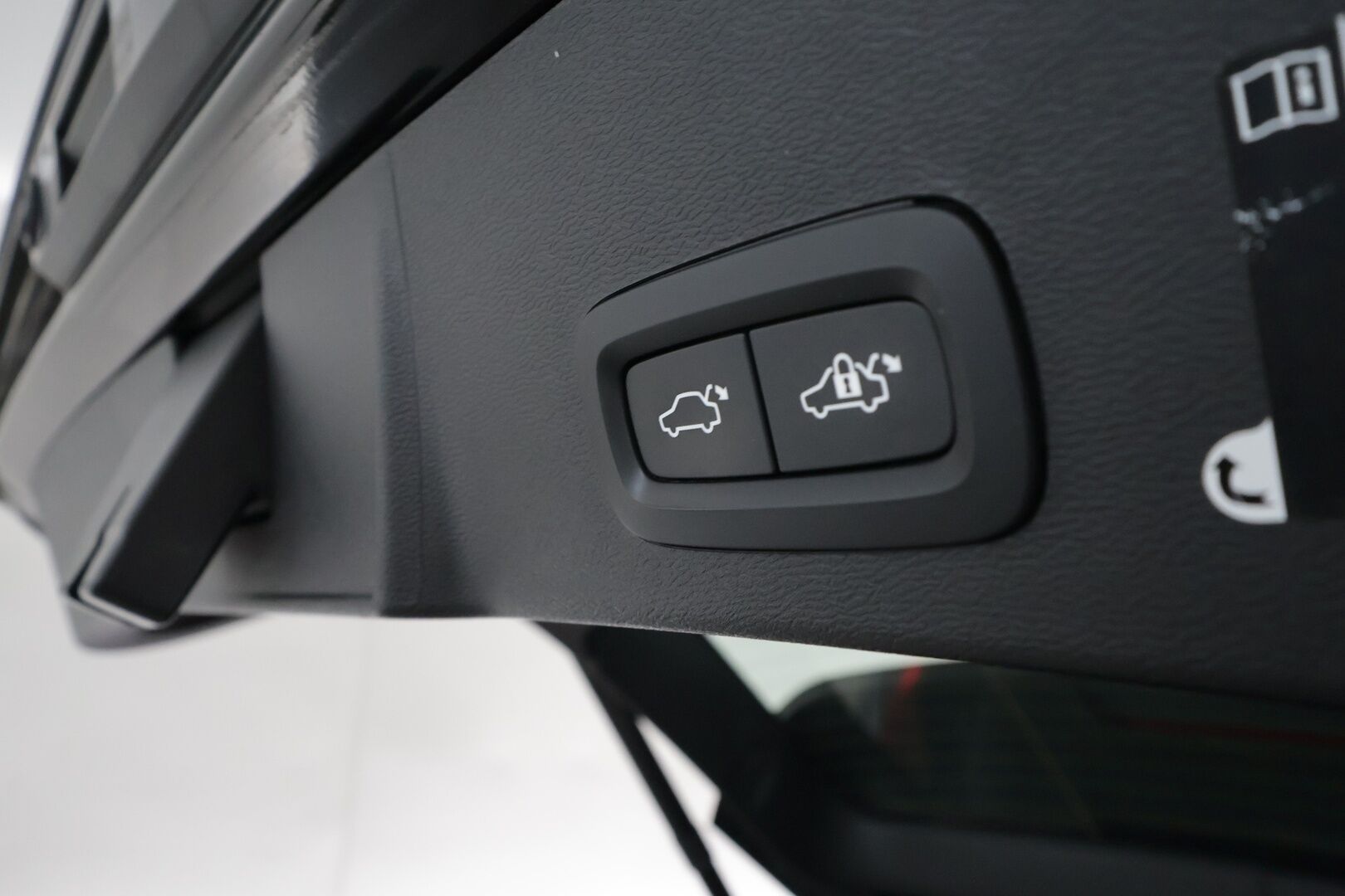 Volvo XC40 2021 T4 TwE Business Inscription Expression aut - 1OM Suomiauto / Adapt.Vakkari / Vetokoukku / Webasto / Peruutuskamera / Muistipenkki / Ratinlämmitys / Huippuvarusteet!