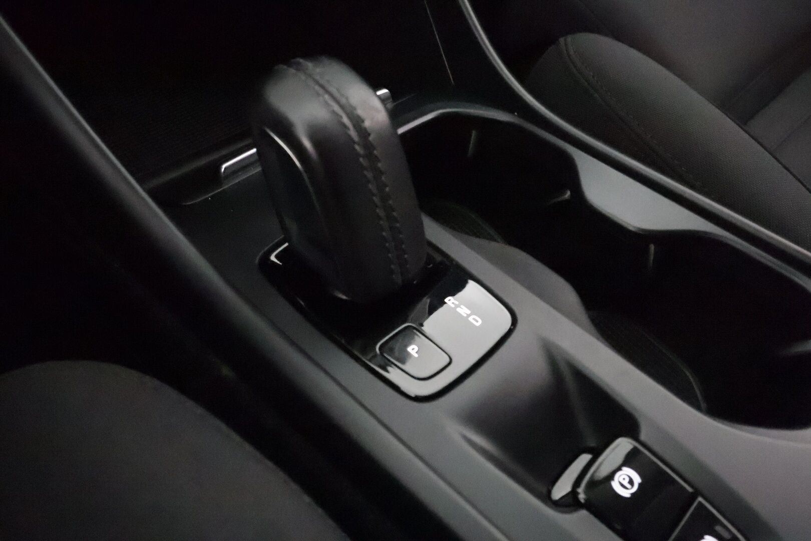 Volvo XC40 2021 T4 TwE Business Inscription Expression aut - 1OM Suomiauto / Adapt.Vakkari / Vetokoukku / Webasto / Peruutuskamera / Muistipenkki / Ratinlämmitys / Huippuvarusteet!