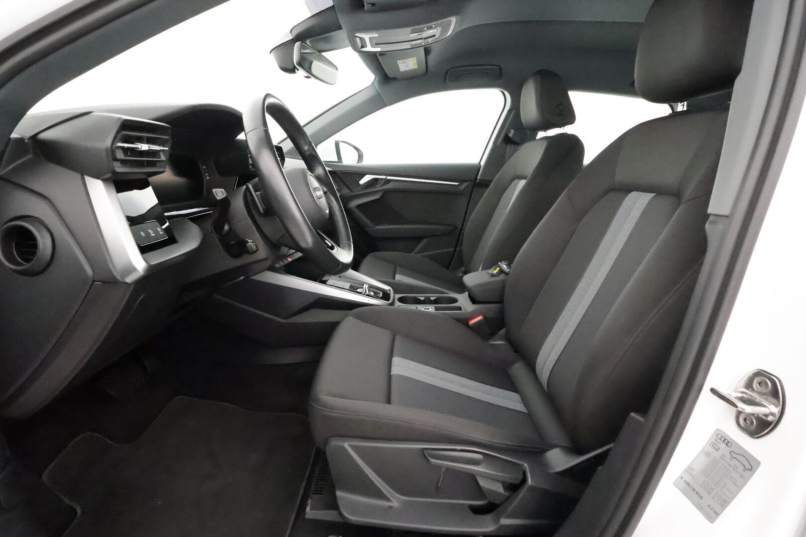 Audi A3 2021 Sportback Business 30 TFSI 81 kW MHEV S tronic **Digimittaristo / Vakkari / Kaistavahti / LED** - Suomi-auto / Kahdet renkaat / P.tutka
