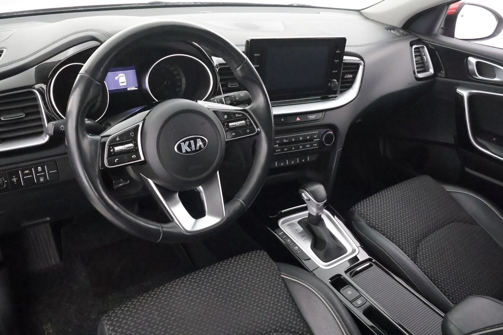Kia XCeed 2021 1,5 T-GDI 160hv EX DCT - Suomiauto | Vetokoukku | Peruutuskamera | LED | Lohko&Sisäpistoke | Vakkari | Apple&Android | 2x Renkaat Aluvantein | Huippuyksilö!