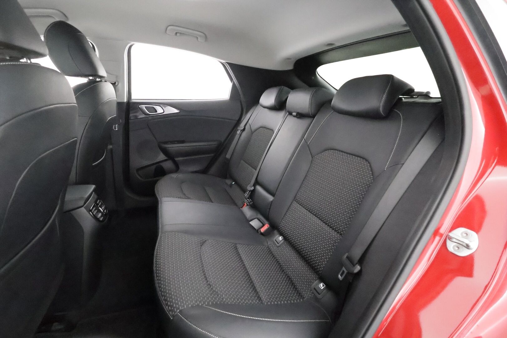 Kia XCeed 2021 1,5 T-GDI 160hv EX DCT - Suomiauto | Vetokoukku | Peruutuskamera | LED | Lohko&Sisäpistoke | Vakkari | Apple&Android | 2x Renkaat Aluvantein | Huippuyksilö!