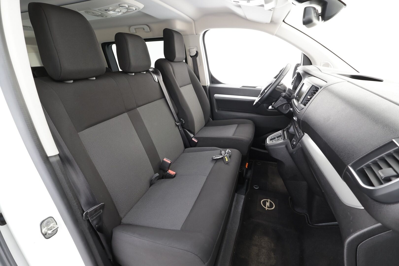 Opel Zafira-e 2021 Life M Comfort 136 automaatti 75 9-P * Vakkari / P.kamera / Kaistavahti / Katvevarotin / Apple&Android / Keyless / 2x Renkaat * - 1.Om Suomi-auto / ALV - HULLUT AVAJAISHULINAT KORKOTARJOUS 3,29 %