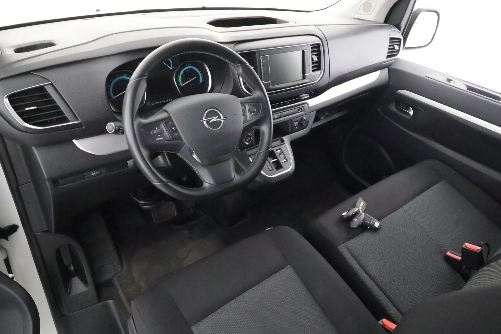 Opel Zafira-e 2021 Life M Comfort 136 automaatti 75 9-P * Vakkari / P.kamera / Kaistavahti / Katvevarotin / Apple&Android / Keyless / 2x Renkaat * - 1.Om Suomi-auto / ALV - HULLUT AVAJAISHULINAT KORKOTARJOUS 3,29 %