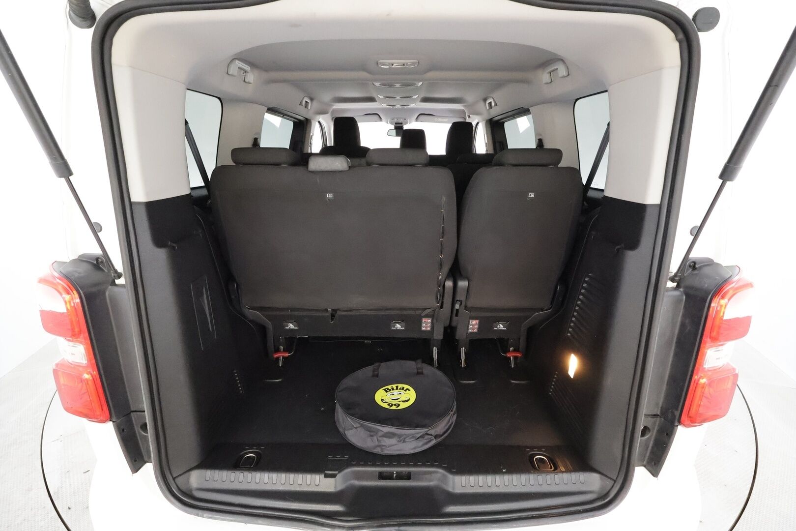 Opel Zafira-e 2021 Life M Comfort 136 automaatti 75 9-P * Vakkari / P.kamera / Kaistavahti / Katvevarotin / Apple&Android / Keyless / 2x Renkaat * - 1.Om Suomi-auto / ALV - HULLUT AVAJAISHULINAT KORKOTARJOUS 3,29 %