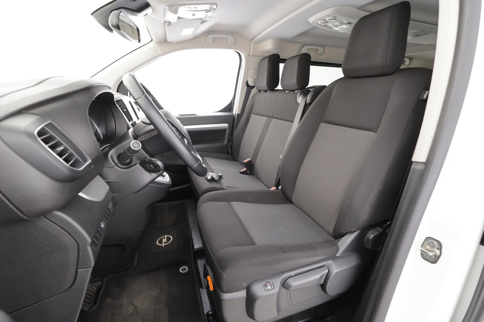 Opel Zafira-e 2021 Life M Comfort 136 automaatti 75 9-P * Vakkari / P.kamera / Kaistavahti / Katvevarotin / Apple&Android / Keyless / 2x Renkaat * - 1.Om Suomi-auto / ALV - HULLUT AVAJAISHULINAT KORKOTARJOUS 3,29 %