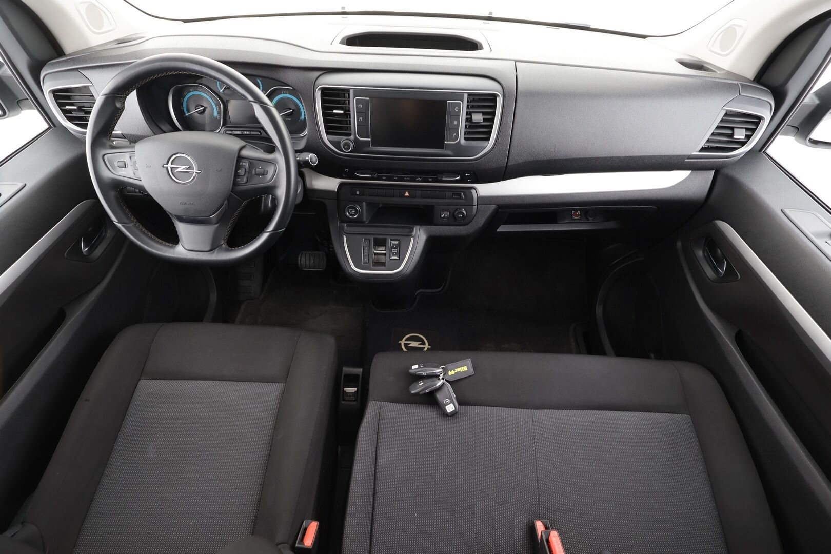 Opel Zafira-e 2021 Life M Comfort 136 automaatti 75 9-P * Vakkari / P.kamera / Kaistavahti / Katvevarotin / Apple&Android / Keyless / 2x Renkaat * - 1.Om Suomi-auto / ALV - HULLUT AVAJAISHULINAT KORKOTARJOUS 3,29 %