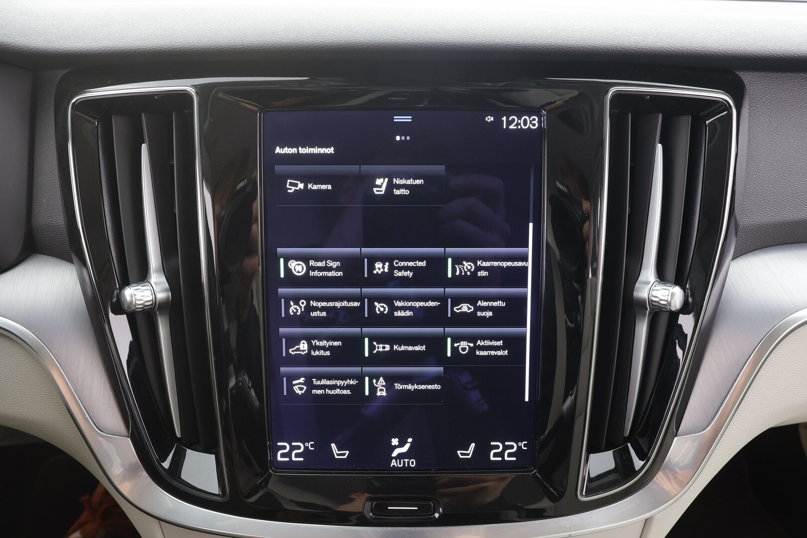 Volvo V60 2021 B3 MHEV Business aut - | ACC | Webasto | Full-LED | Muistipenkki | P.Kamera | Nahat | Keyless | Apple&Android | 1.Om Suomi-auto | Kahdet Renkaat |