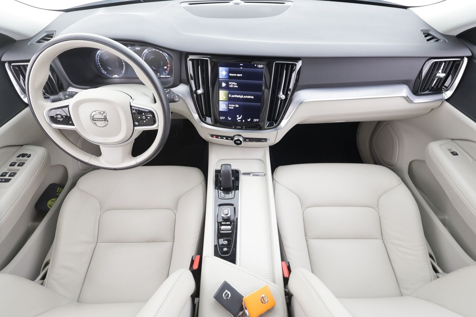 Volvo V60 2021 B3 MHEV Business aut - | ACC | Webasto | Full-LED | Muistipenkki | P.Kamera | Nahat | Keyless | Apple&Android | 1.Om Suomi-auto | Kahdet Renkaat |