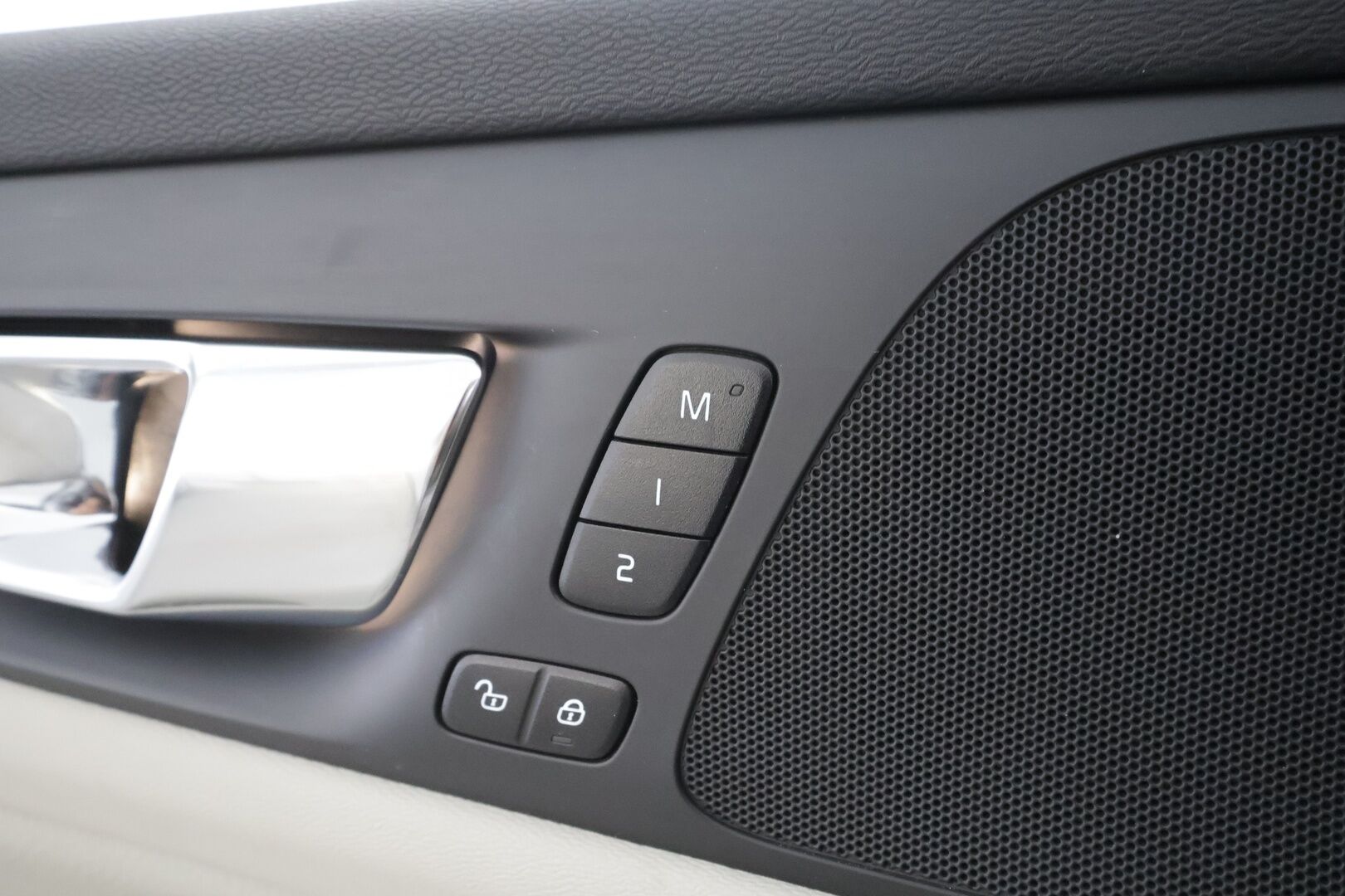 Volvo V60 2021 B3 MHEV Business aut - | ACC | Webasto | Full-LED | Muistipenkki | P.Kamera | Nahat | Keyless | Apple&Android | 1.Om Suomi-auto | Kahdet Renkaat |