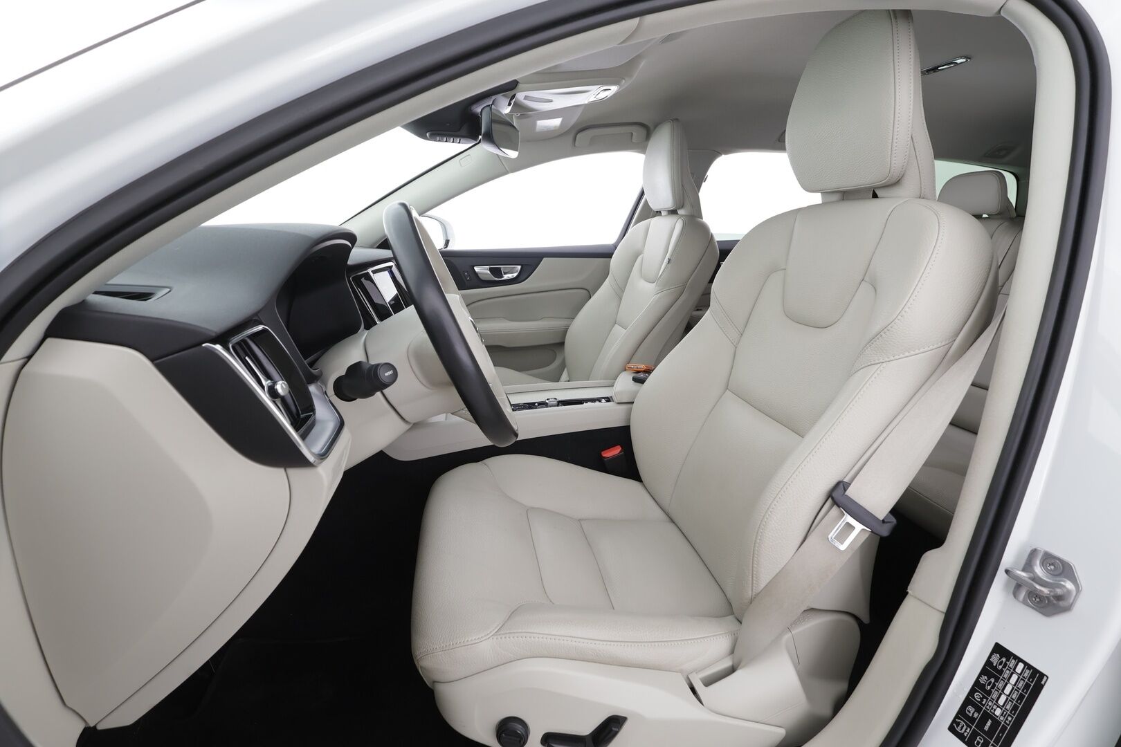 Volvo V60 2021 B3 MHEV Business aut - | ACC | Webasto | Full-LED | Muistipenkki | P.Kamera | Nahat | Keyless | Apple&Android | 1.Om Suomi-auto | Kahdet Renkaat |