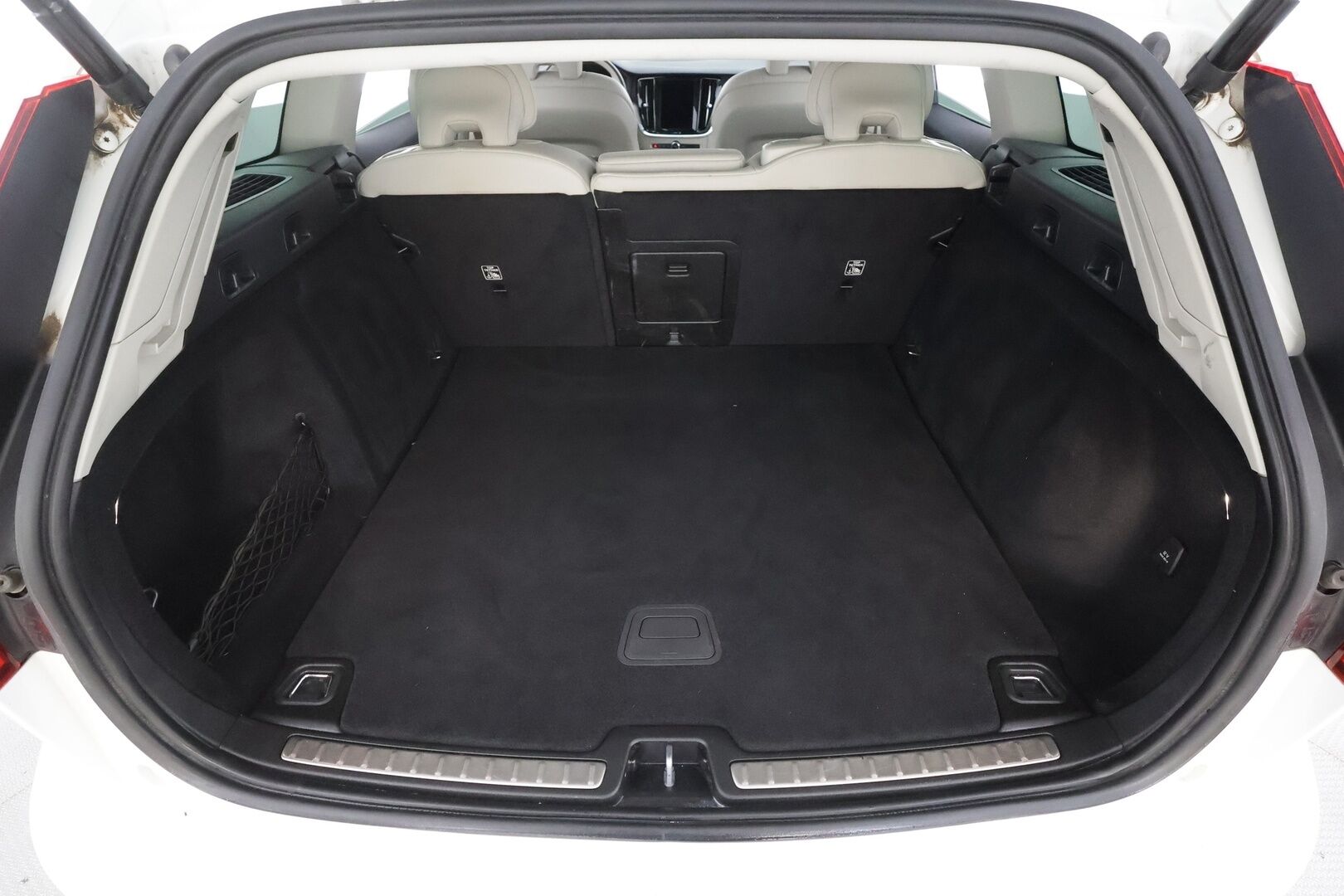 Volvo V60 2021 B3 MHEV Business aut - | ACC | Webasto | Full-LED | Muistipenkki | P.Kamera | Nahat | Keyless | Apple&Android | 1.Om Suomi-auto | Kahdet Renkaat |
