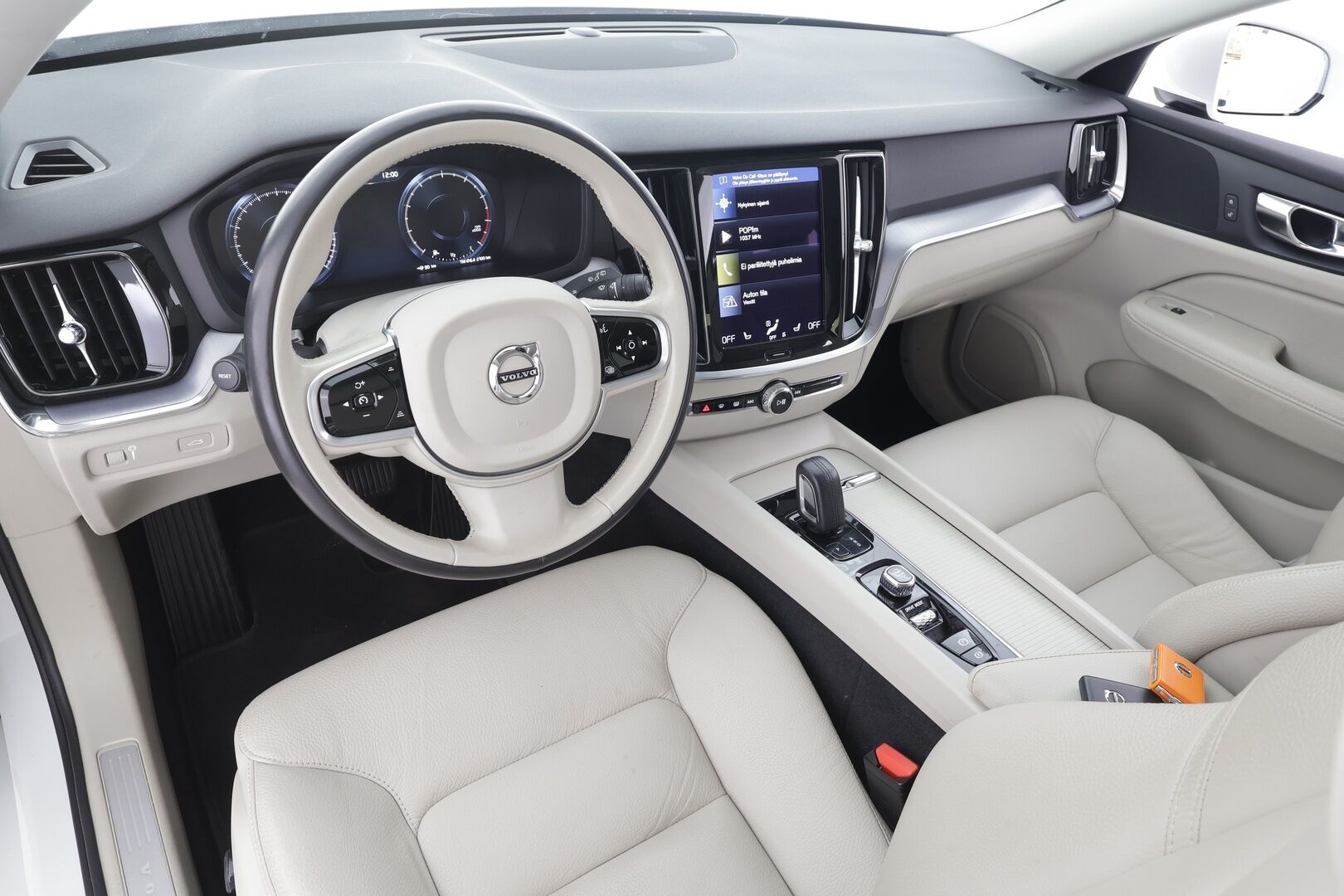 Volvo V60 2021 B3 MHEV Business aut - | ACC | Webasto | Full-LED | Muistipenkki | P.Kamera | Nahat | Keyless | Apple&Android | 1.Om Suomi-auto | Kahdet Renkaat |