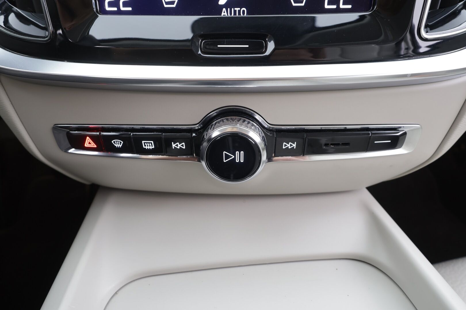 Volvo V60 2021 B3 MHEV Business aut - | ACC | Webasto | Full-LED | Muistipenkki | P.Kamera | Nahat | Keyless | Apple&Android | 1.Om Suomi-auto | Kahdet Renkaat |