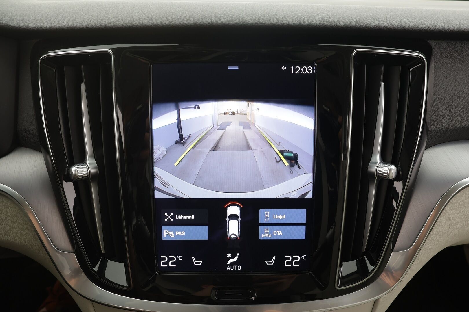 Volvo V60 2021 B3 MHEV Business aut - | ACC | Webasto | Full-LED | Muistipenkki | P.Kamera | Nahat | Keyless | Apple&Android | 1.Om Suomi-auto | Kahdet Renkaat |