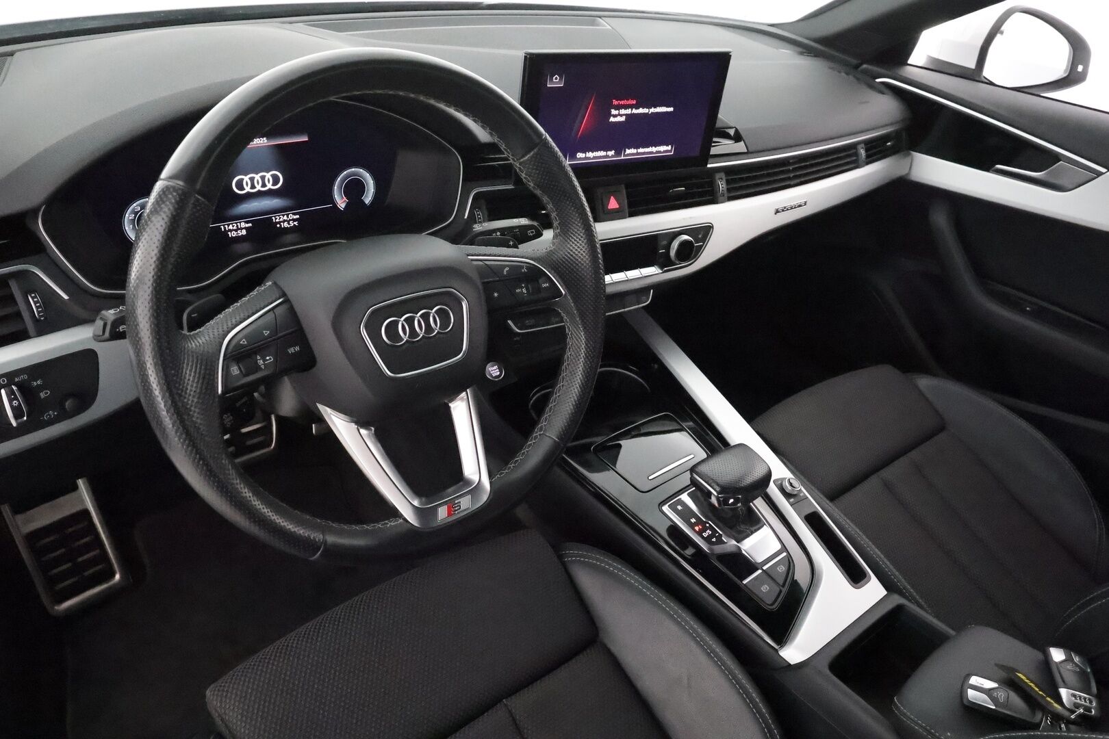 Audi A4 2021 Avant Business Advanced 45 TFSI 180 kW MHEV quattro S tronic **B&O / Koukku / Webasto / Adapt.vakkari / P.kamera** - 3,99 % KORKOTARJOUS TÄHÄN AUTOON - 1-om. Suomi-auto / S Line -sisäpaketti / Matrix LED / Apple&Android / Digimittaristo