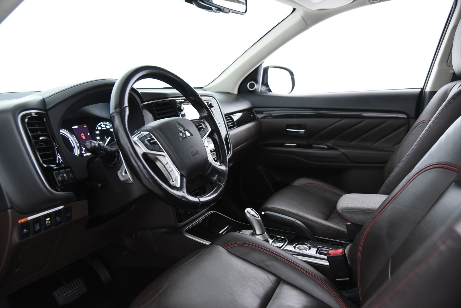 Mitsubishi OUTLANDER PHEV 2016 Instyle Navi 4WD 5P / ACC / Rockford / Ratinlämmitys /  Kattoikkuna / Sähkösäädöt / - Hyvällä huoltohistorialla! / Tulossa myyntiin! 